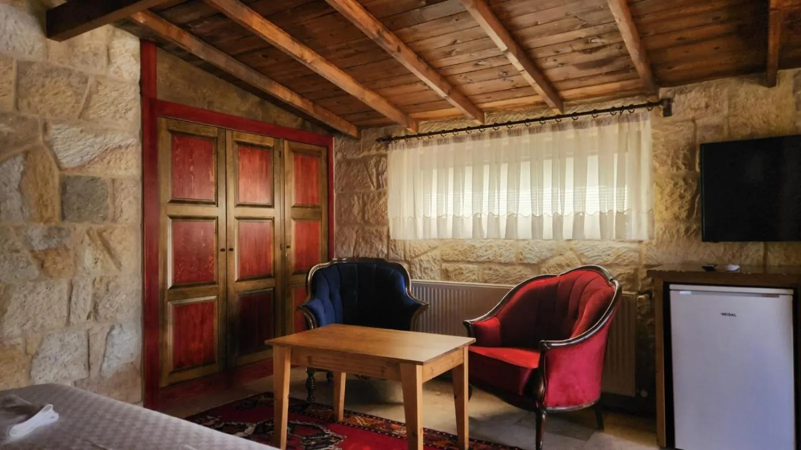 Photo of the whole room in Yıldız Hotel