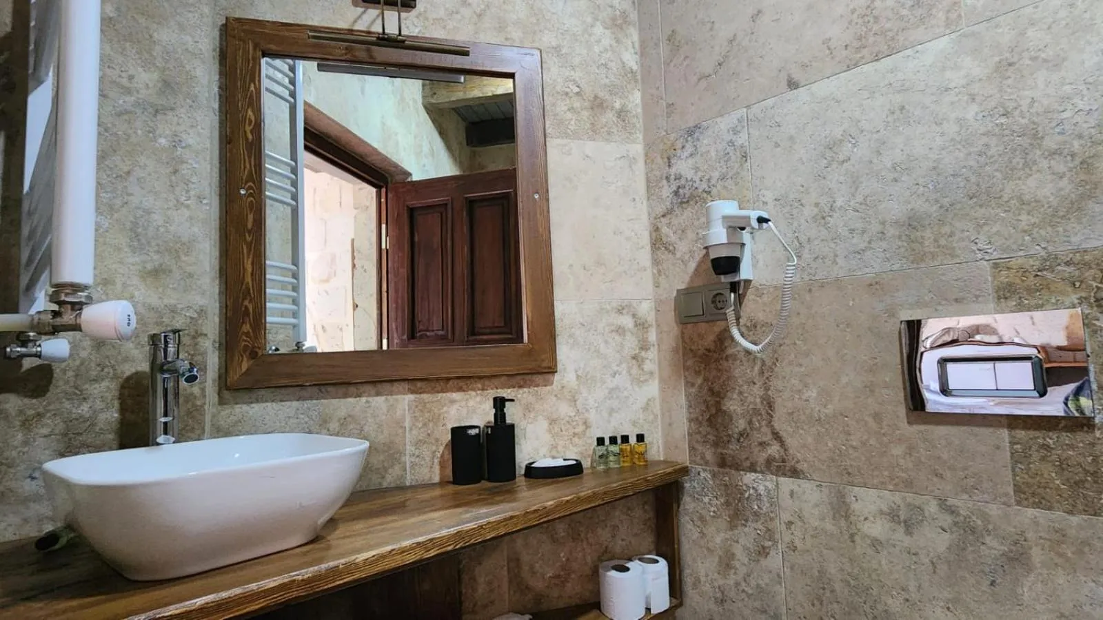 Bathroom in Yıldız Hotel