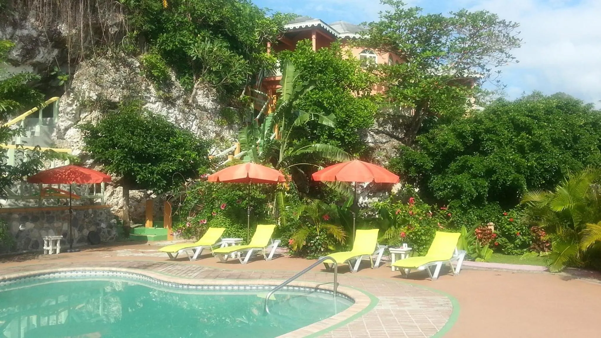 Swimming pool in Pimento Lodge Resort