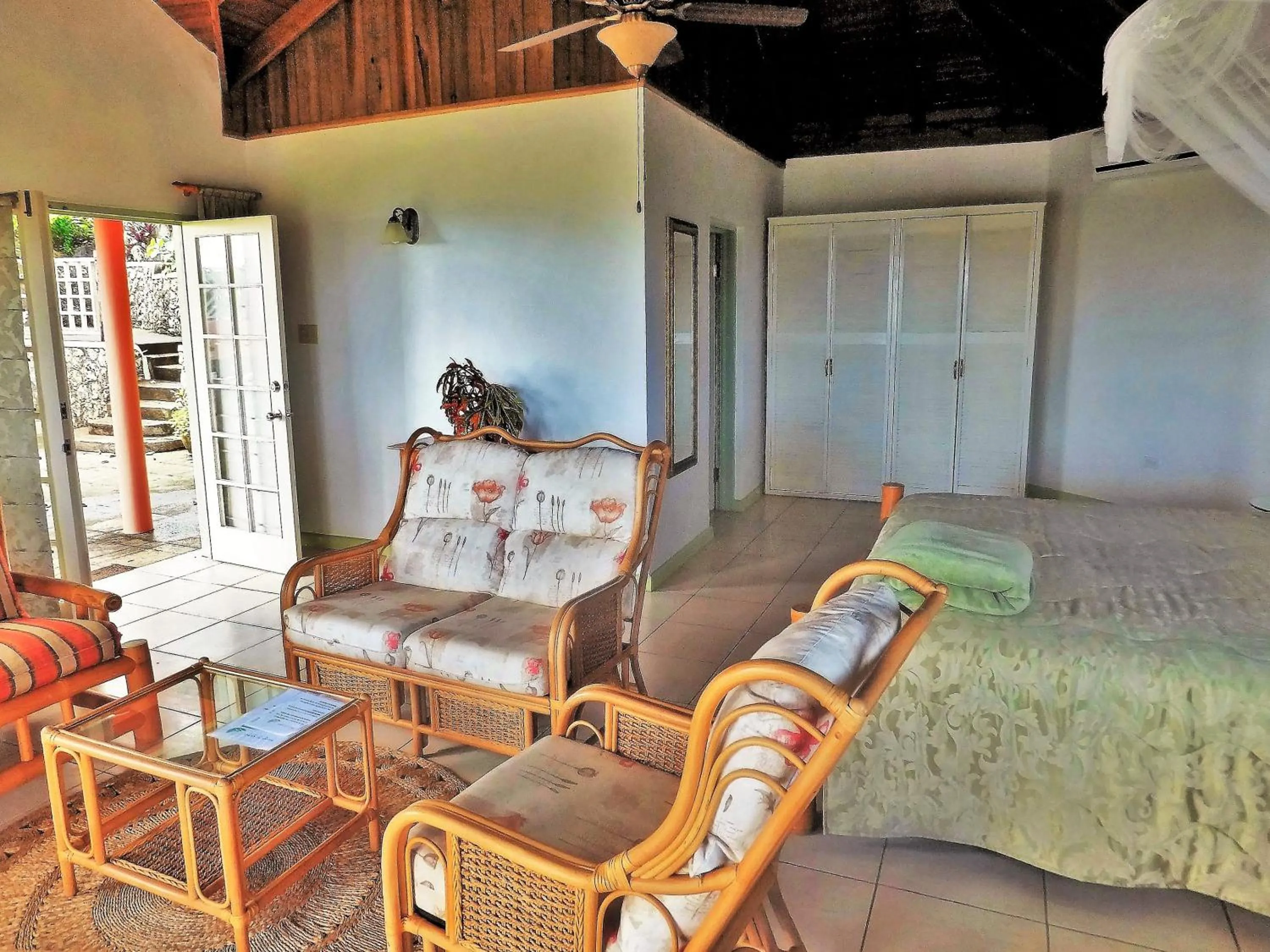 Photo of the whole room, Bed in Pimento Lodge Resort