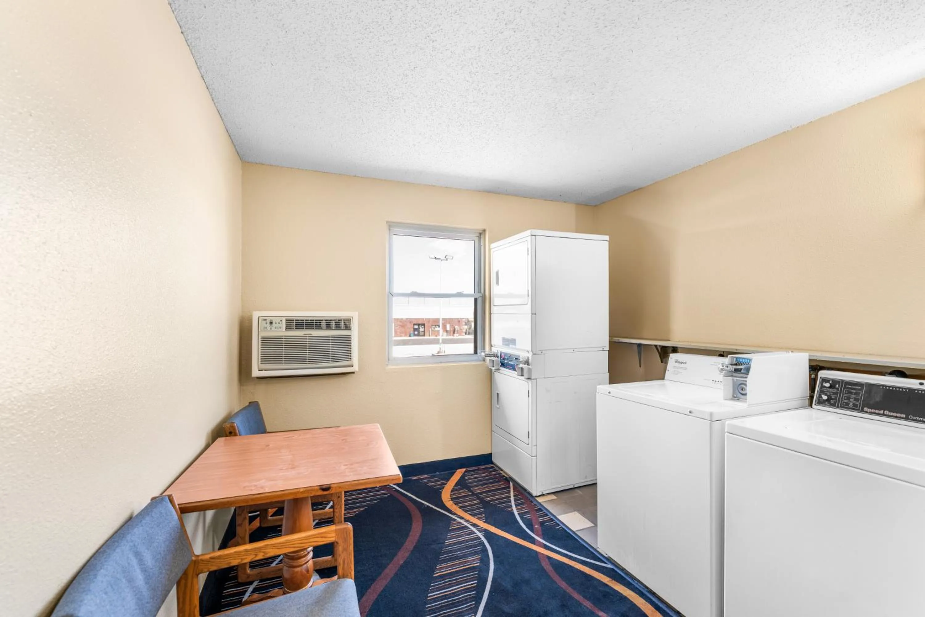 laundry in Americas Best Value Inn Decatur