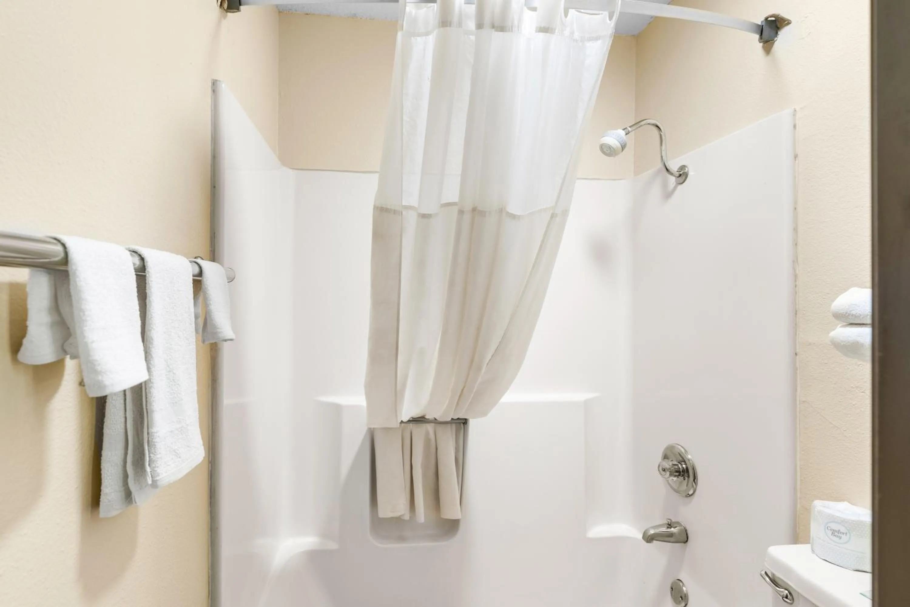 Shower in Americas Best Value Inn Decatur