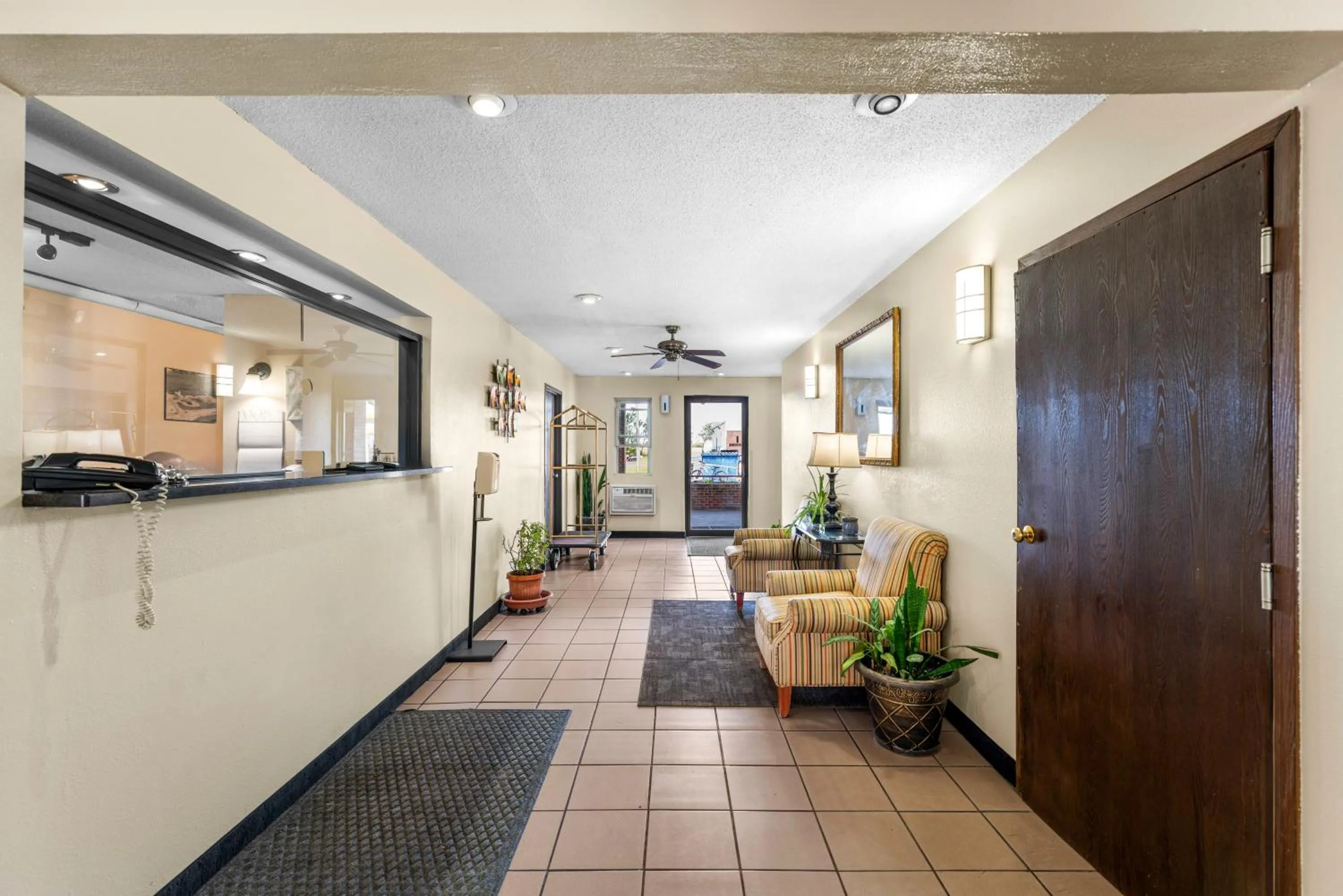 Lobby or reception in Americas Best Value Inn Decatur