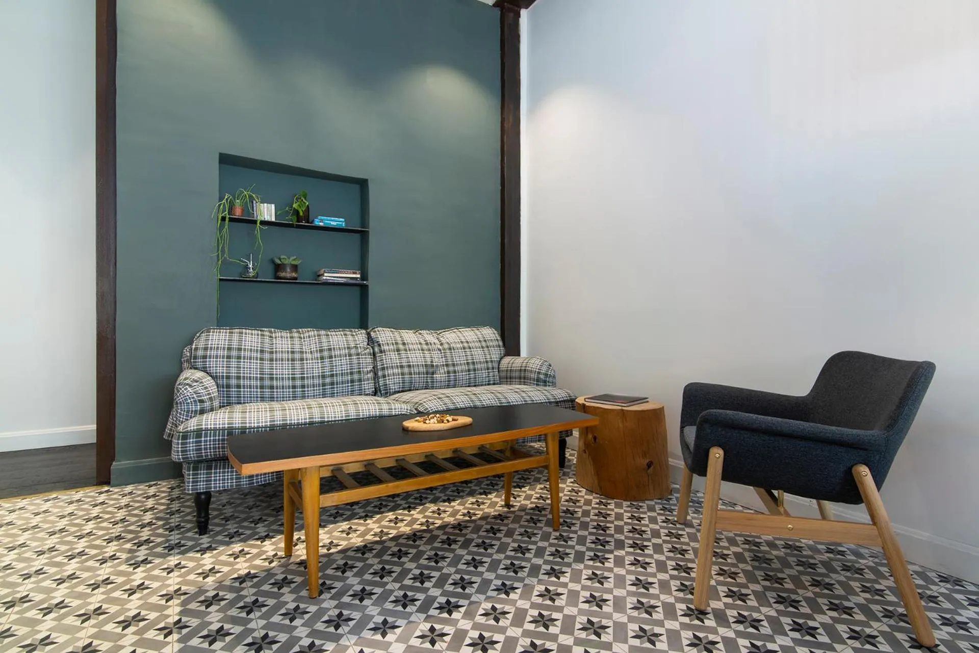 Seating area in Oliver