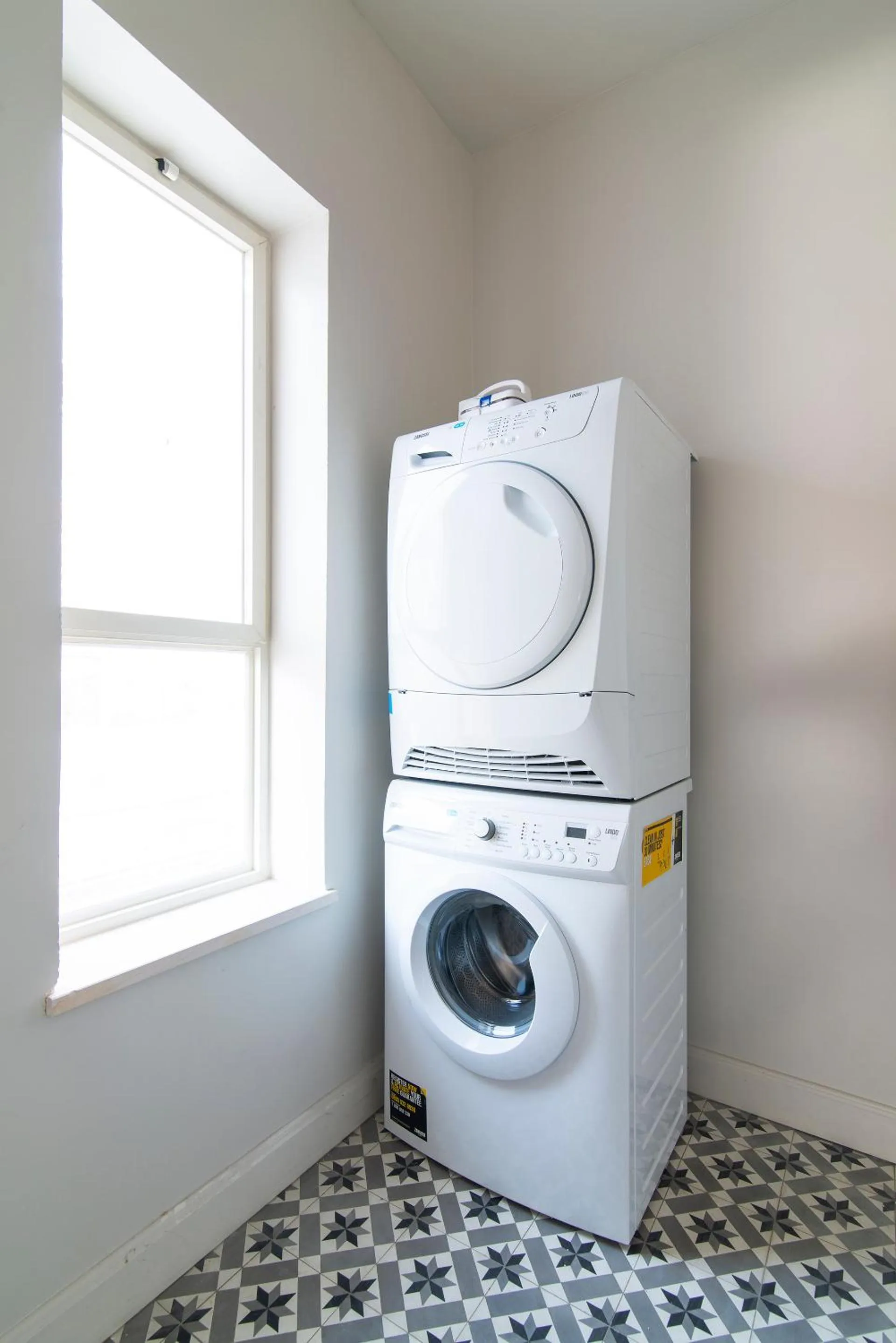 washing machine in Oliver