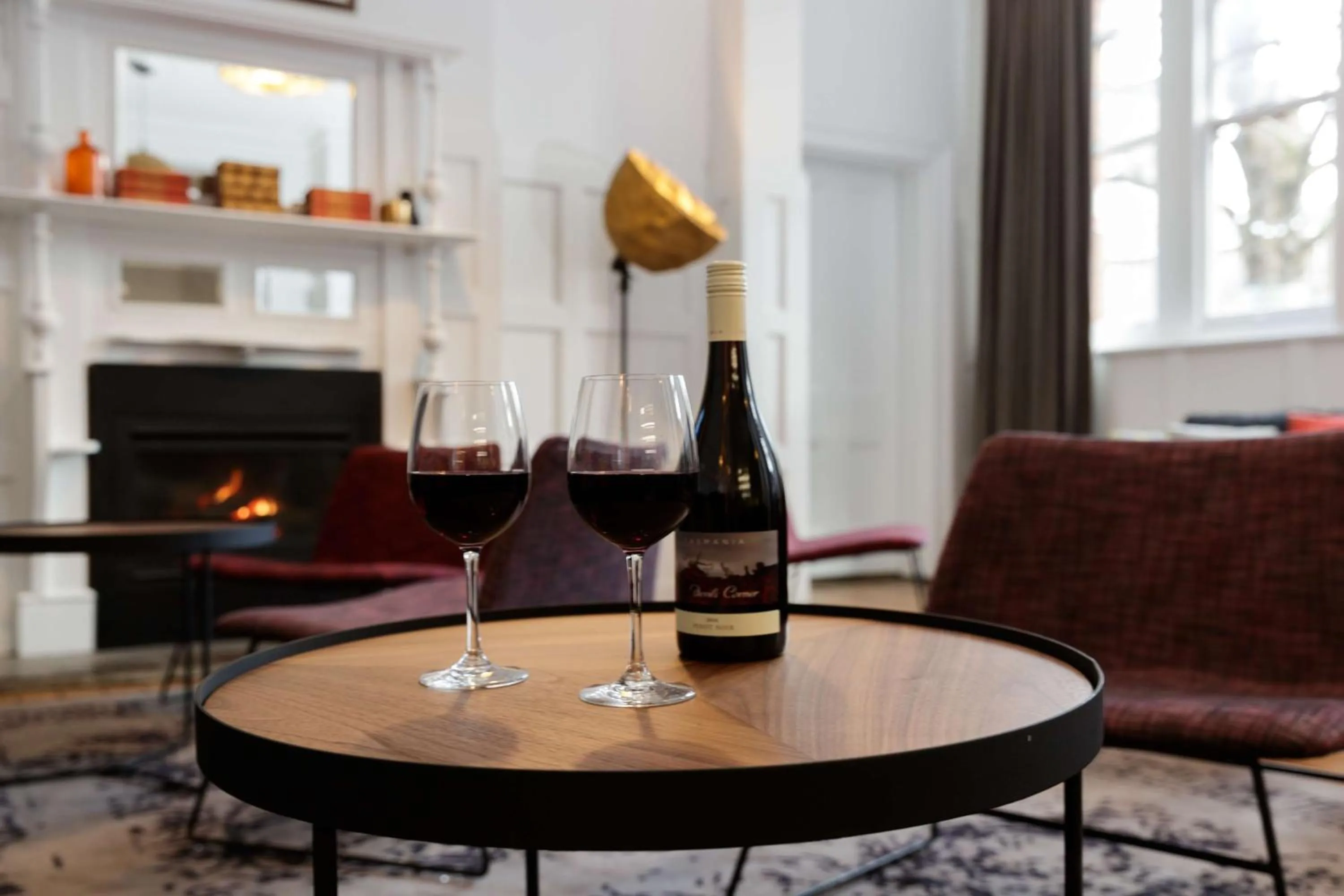 Lounge or bar in Rydges Hobart