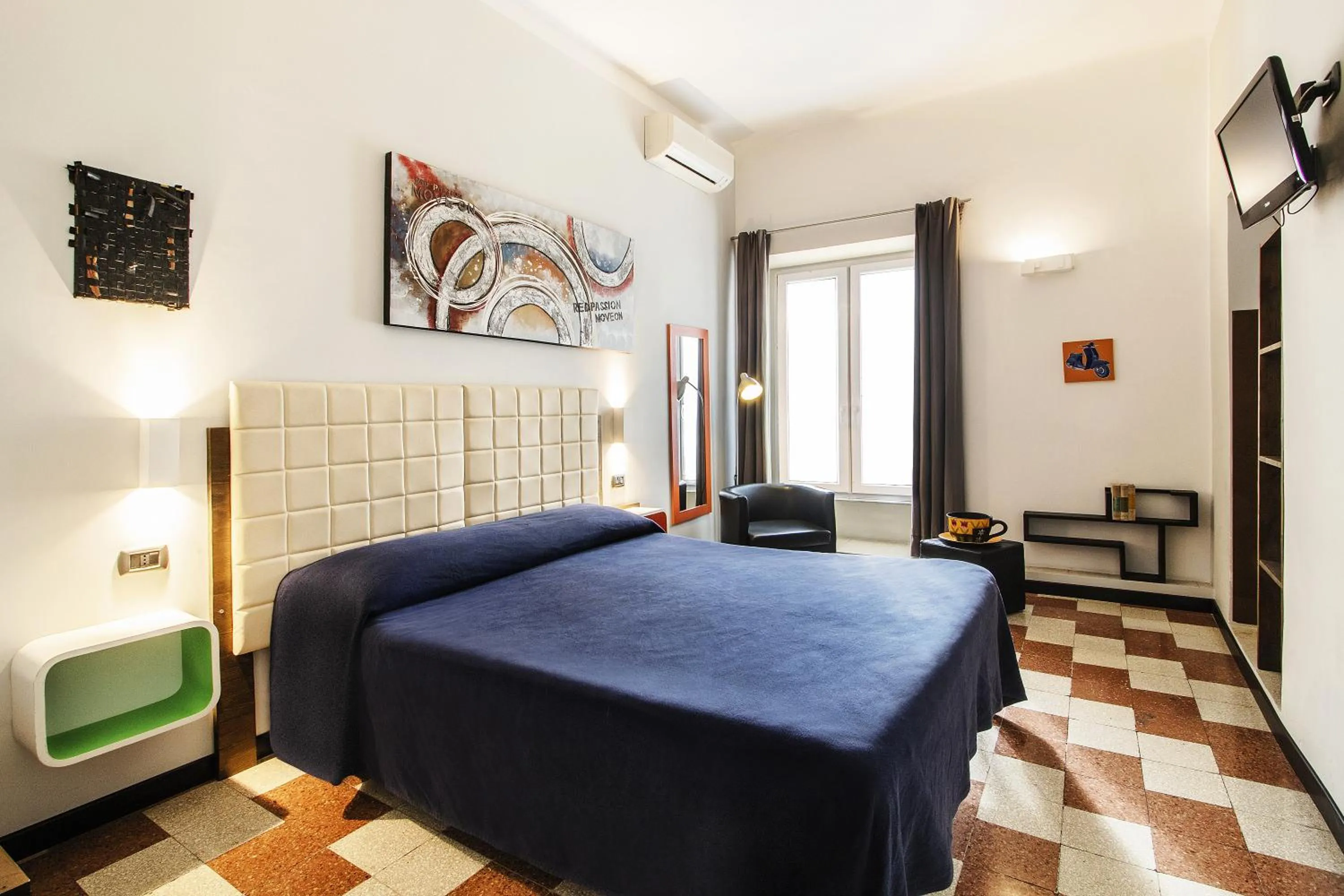 Photo of the whole room, Bed in Old Kitchen Vatican Suites