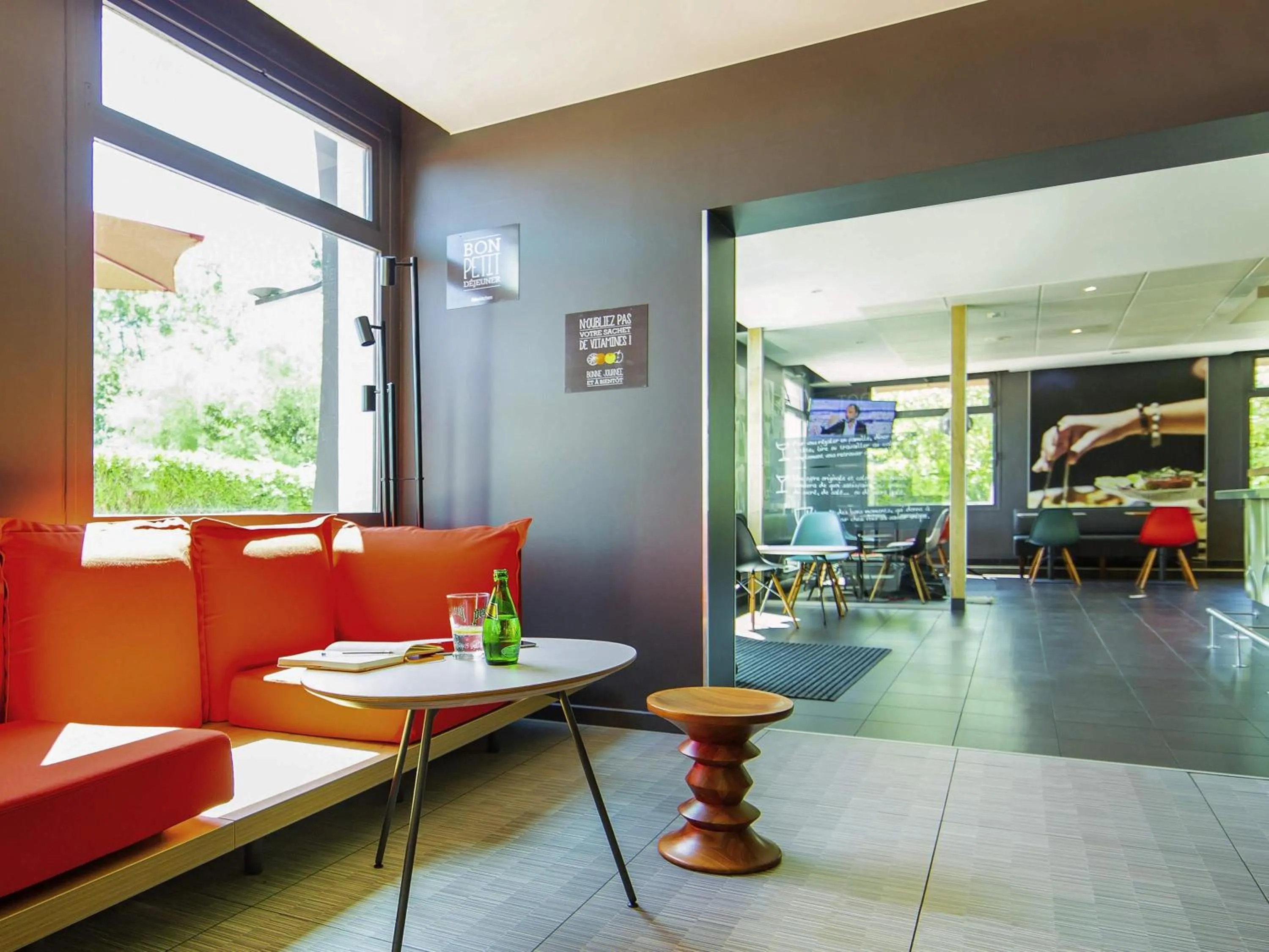 Restaurant/places to eat in ibis Mulhouse Ile Napoleon