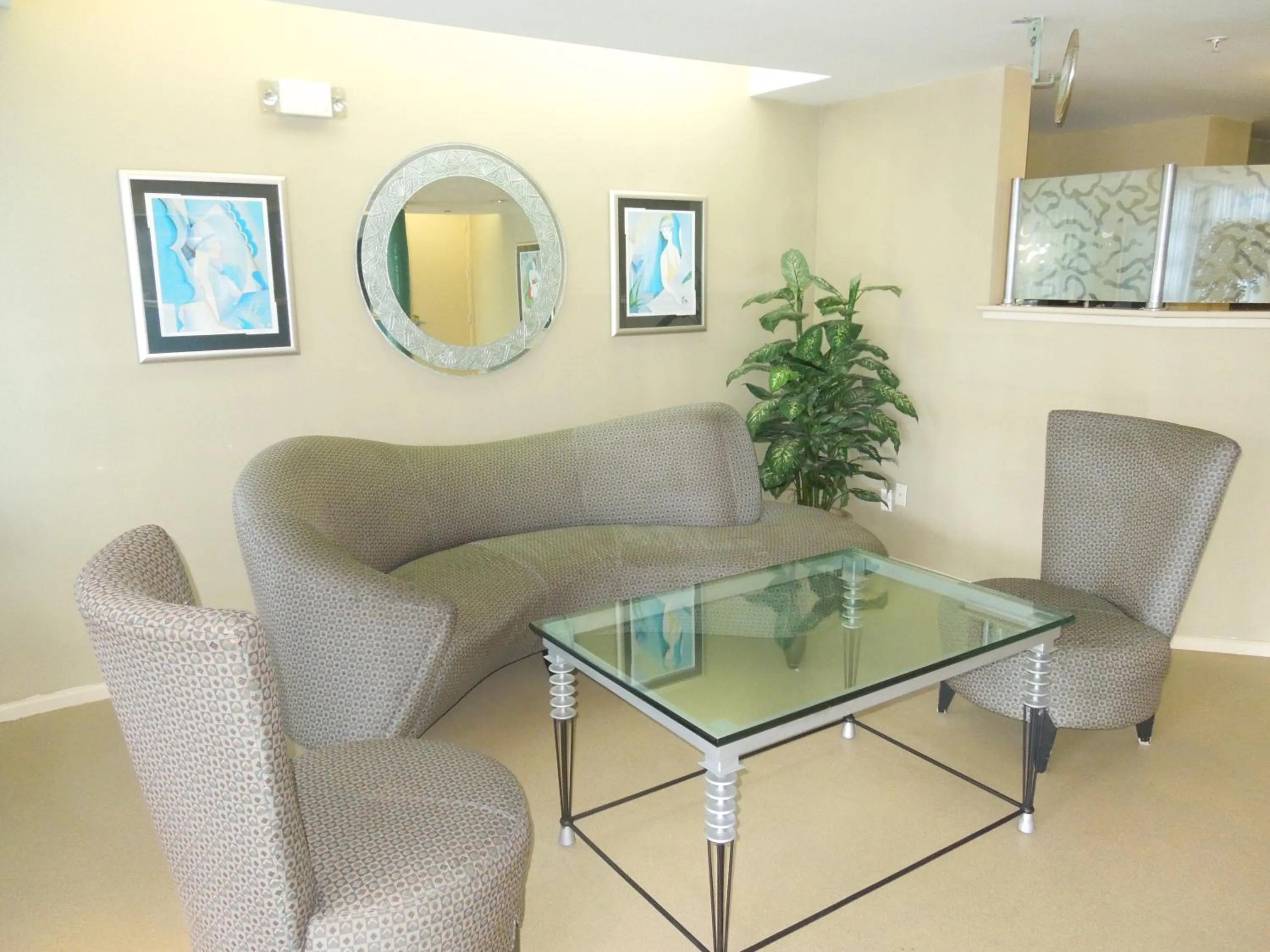 Lobby or reception, Seating Area in Bay Shore Inn