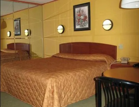 Photo of the whole room in Bay Shore Inn