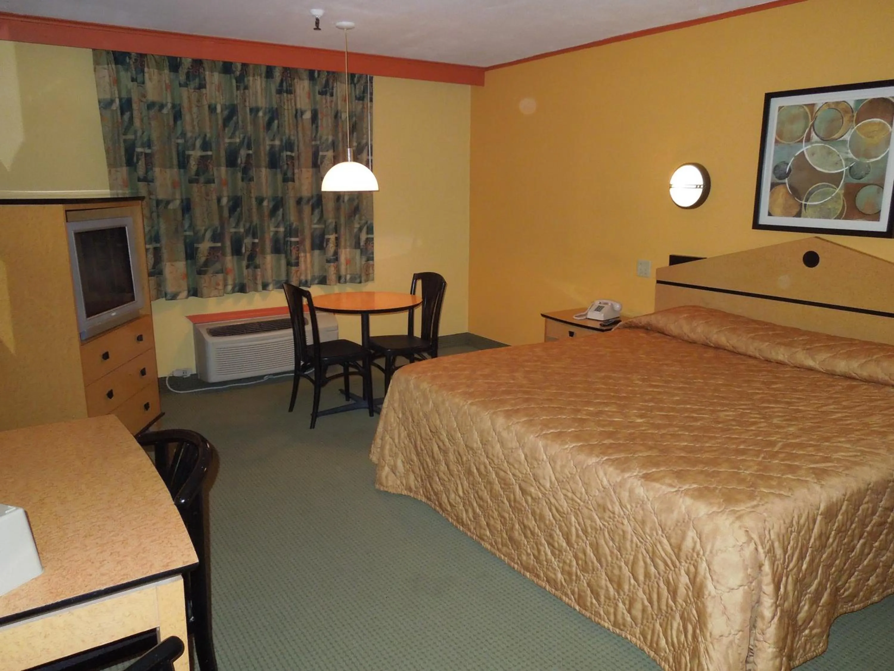 Photo of the whole room in Bay Shore Inn