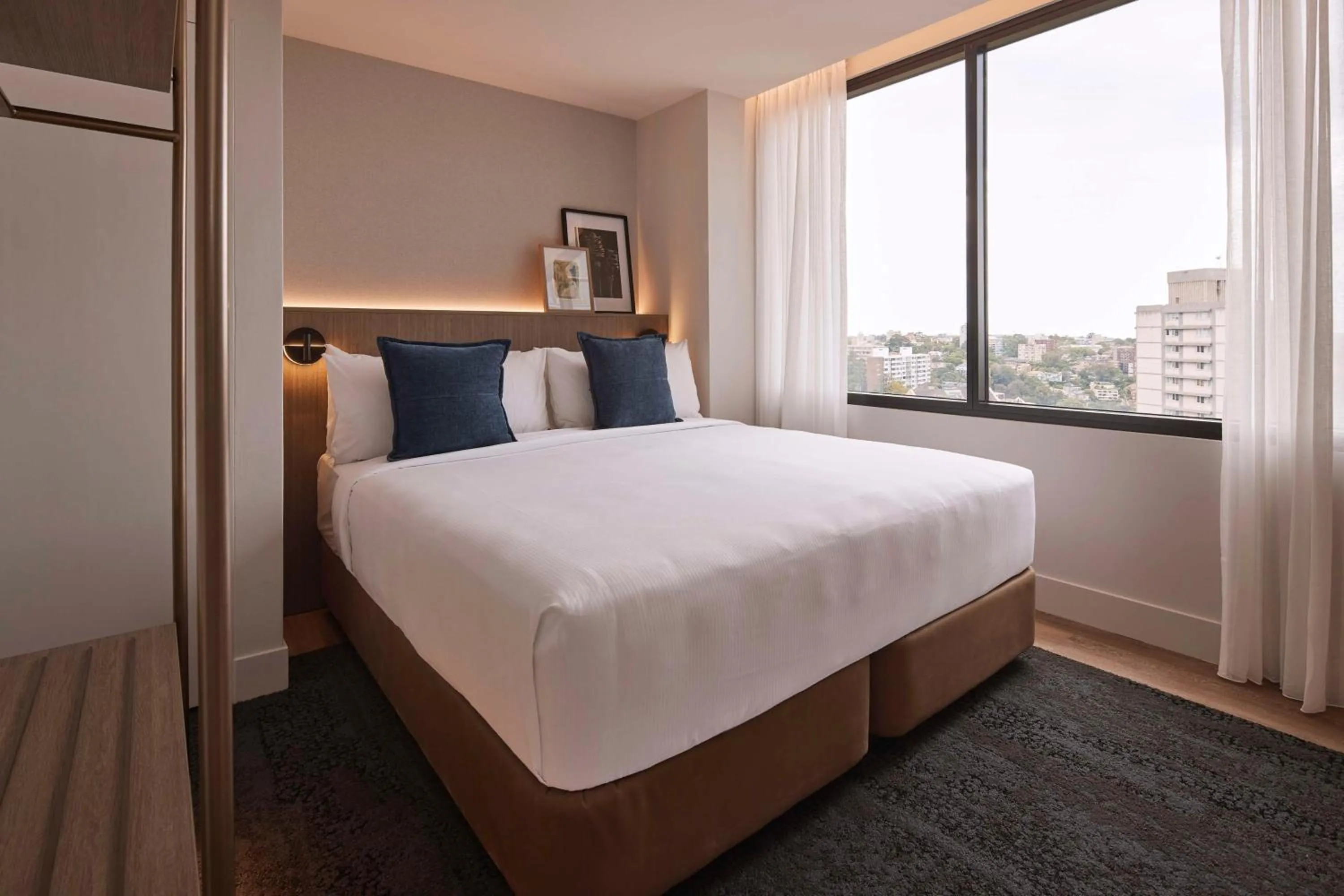 Bedroom, Bed in Rydges North Sydney