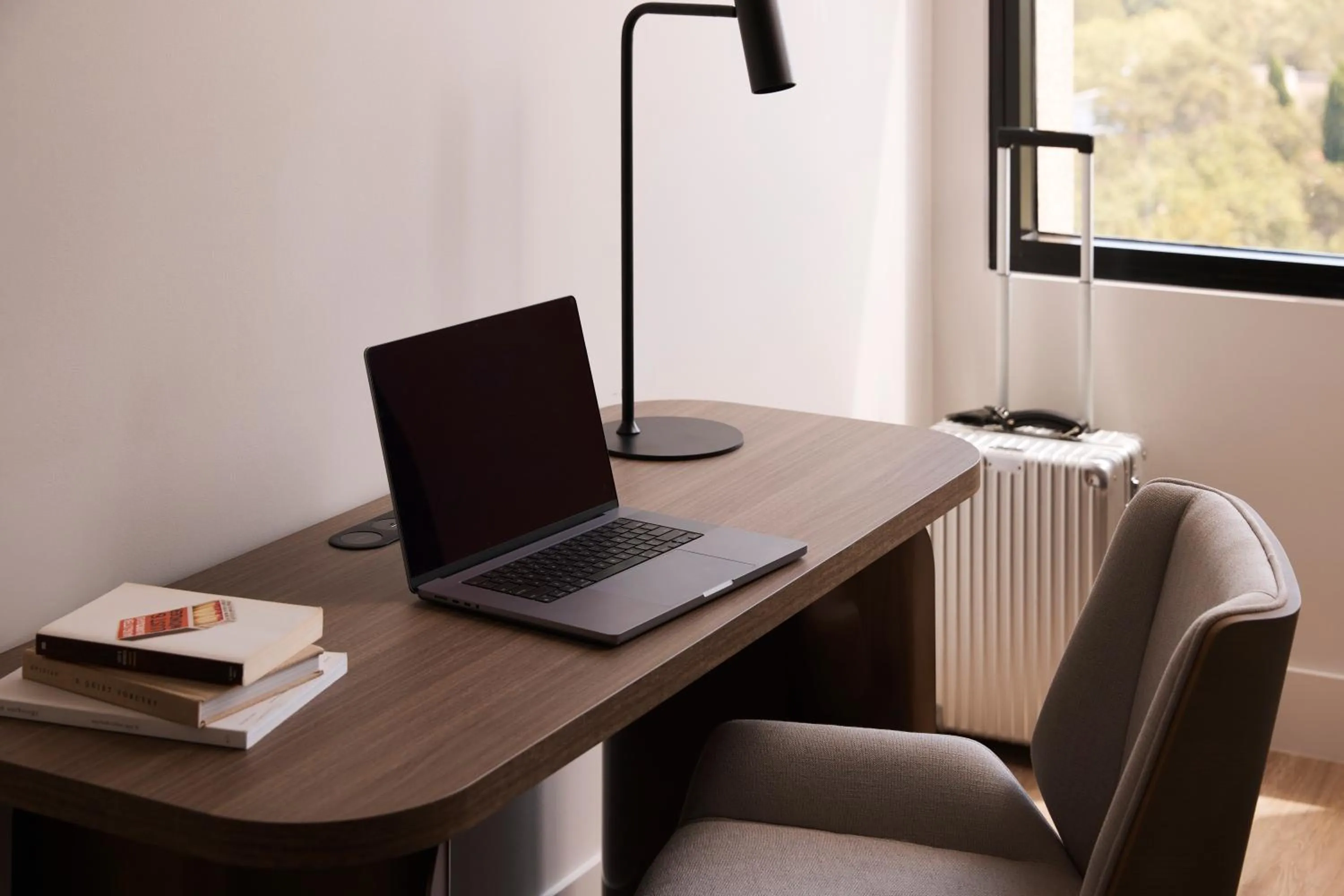 hair dresser in Rydges North Sydney