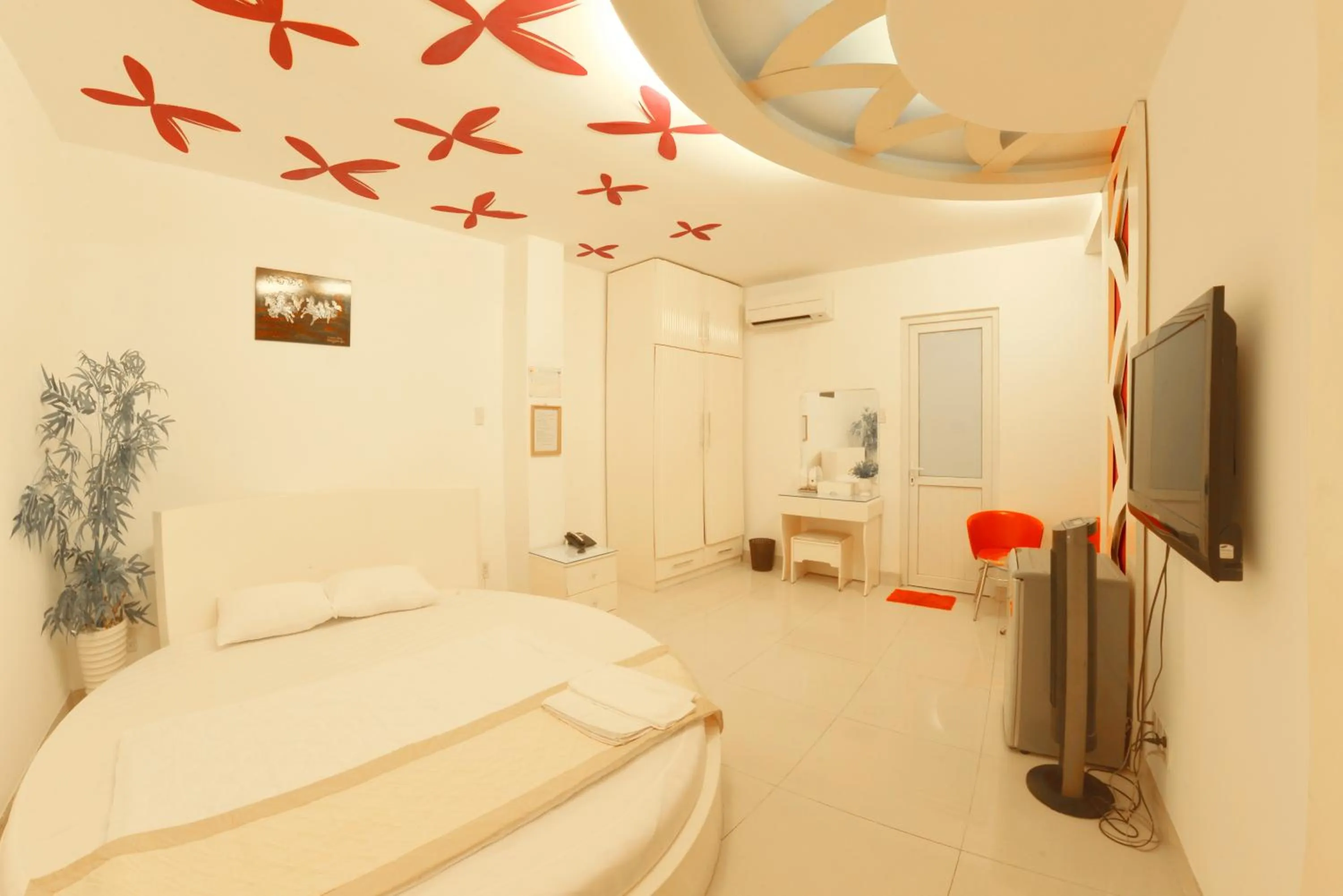 Property building, Bed in My Friends Hotel