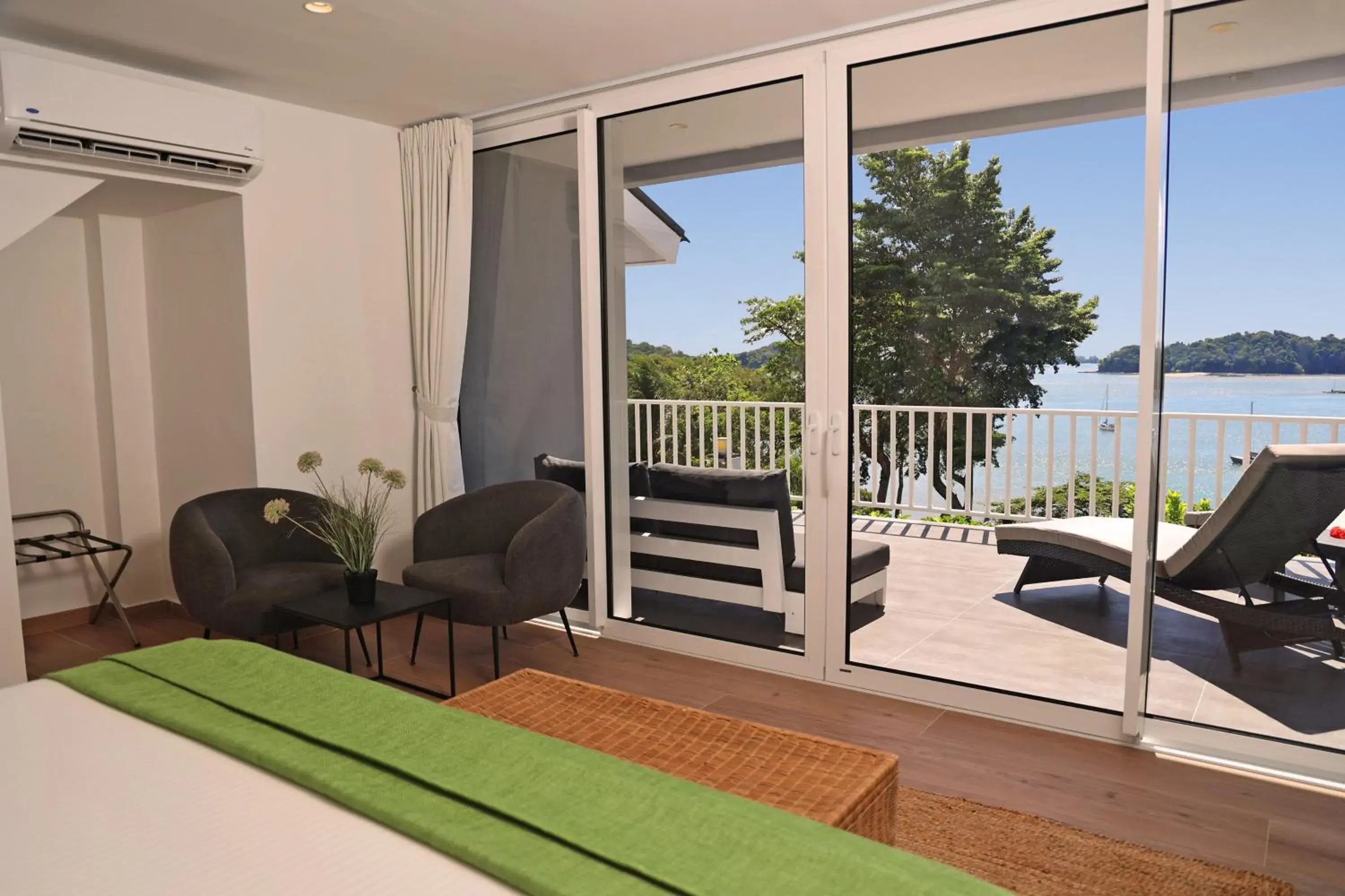 Premier Suite with Hot Tub in Bocas del Mar Premier Suite with Hot Tub in Bocas del Mar