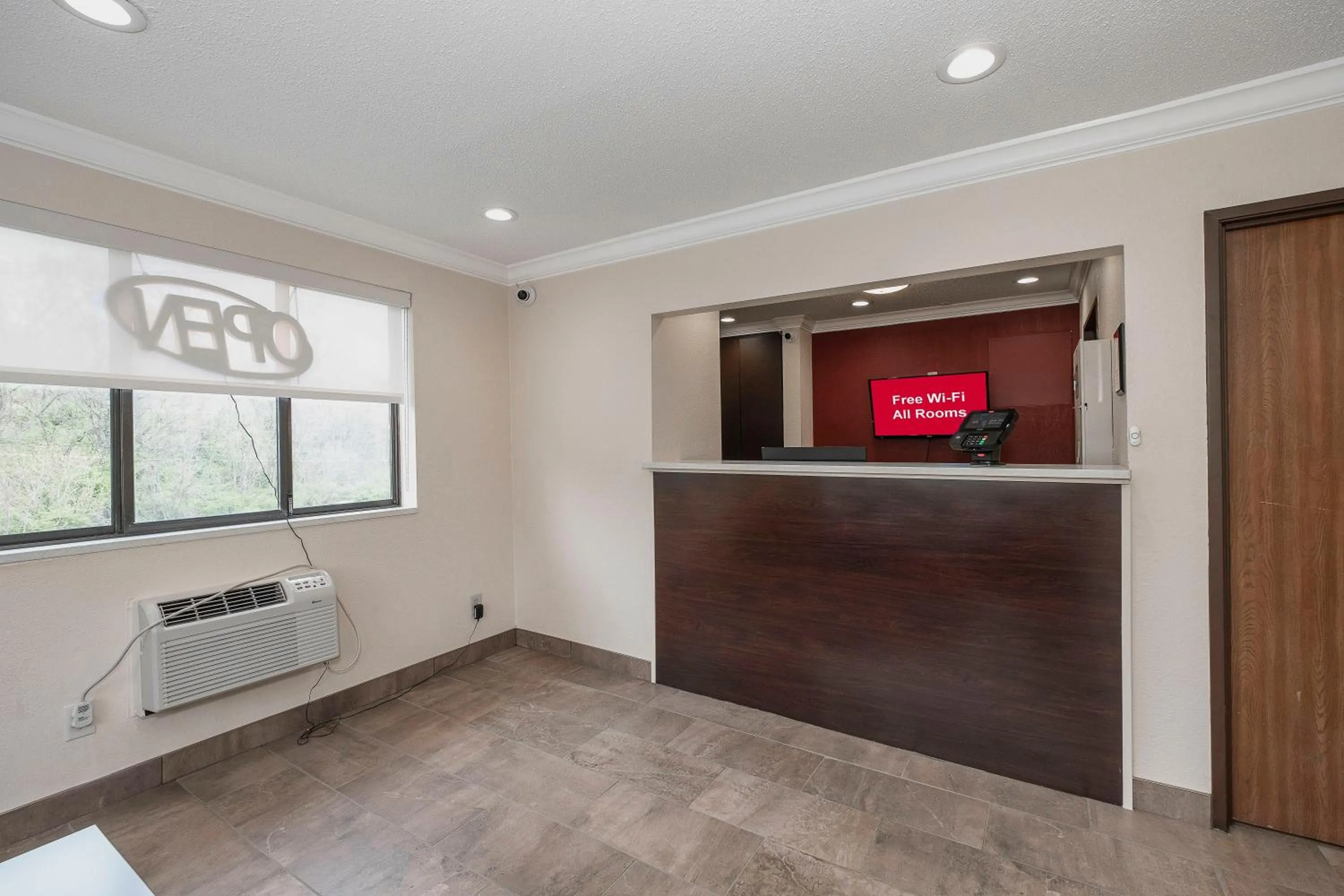 Lobby or reception in Red Roof Inn Bristol