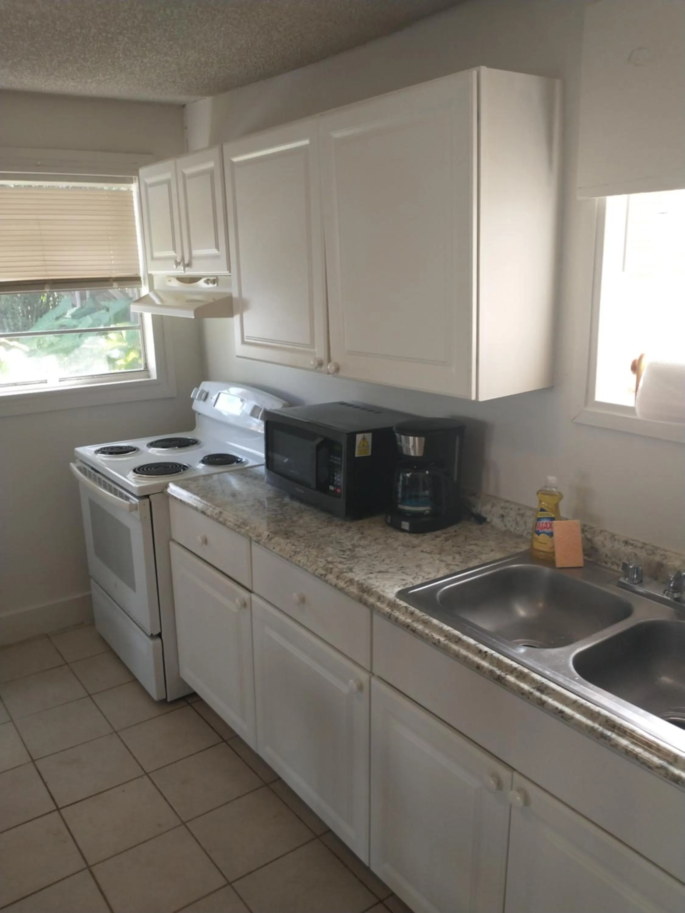 Kitchen or kitchenette in The Van Zant House