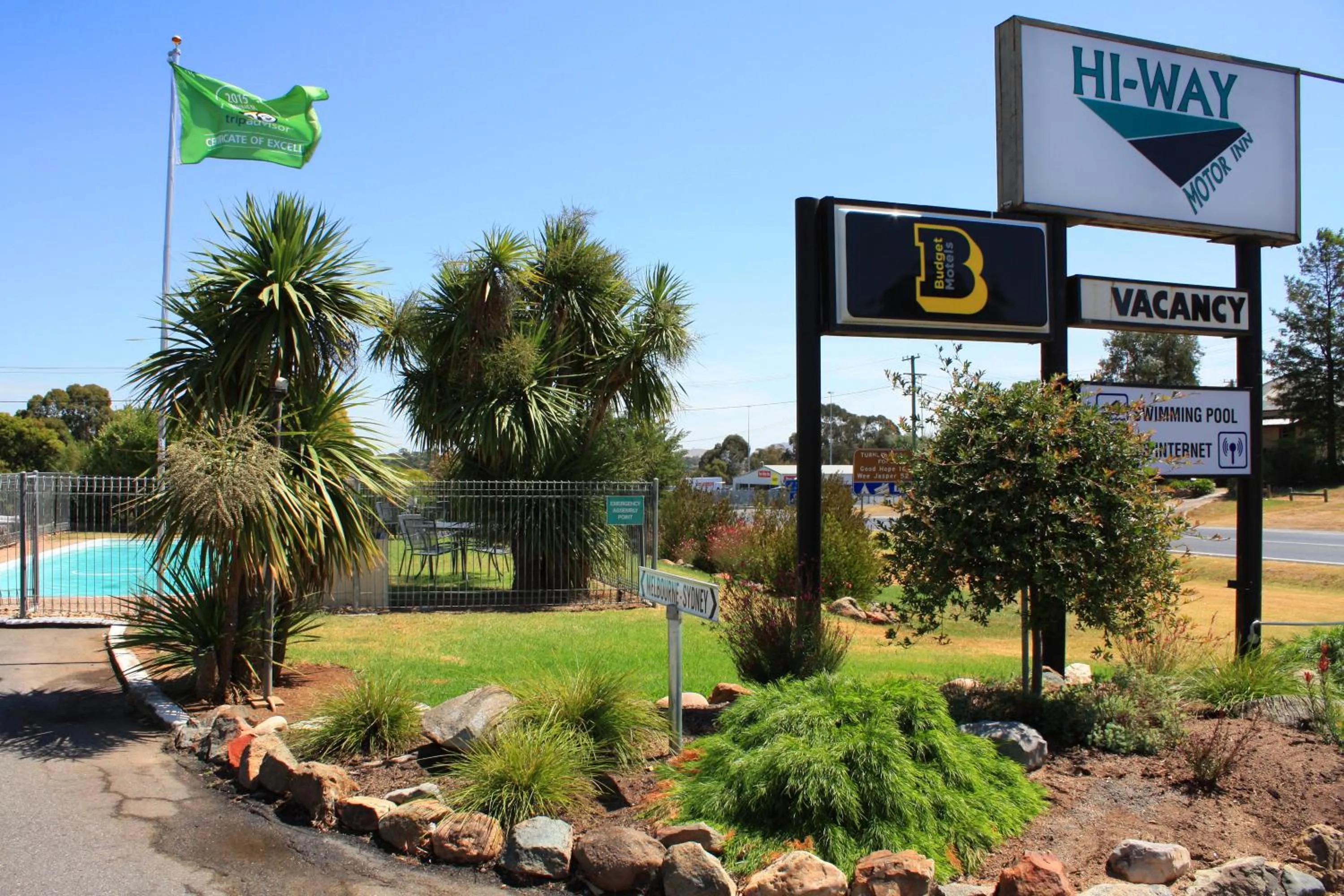 Property logo or sign in Hi Way Motor Inn