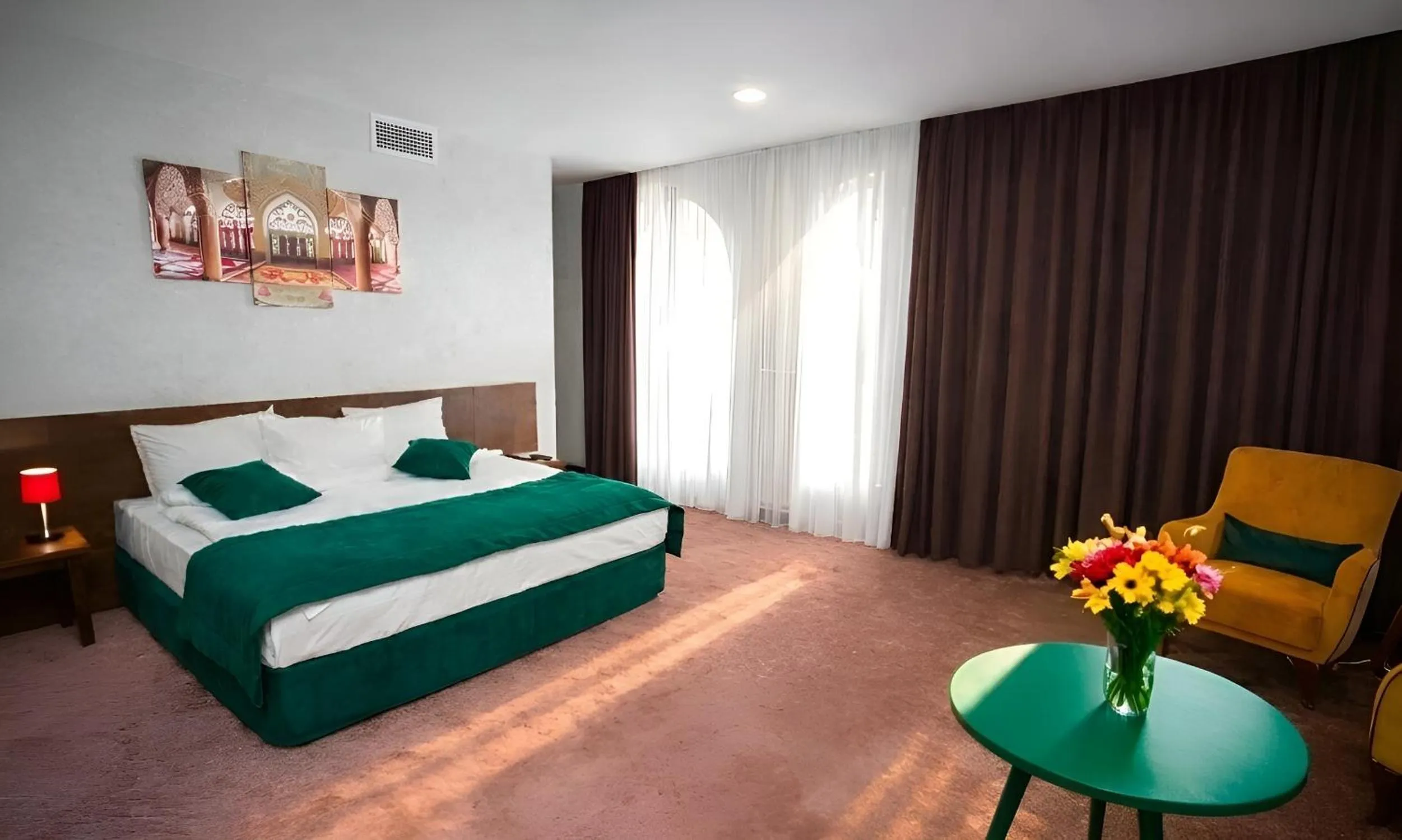 Bed in Da Vinci Boutique Hotel