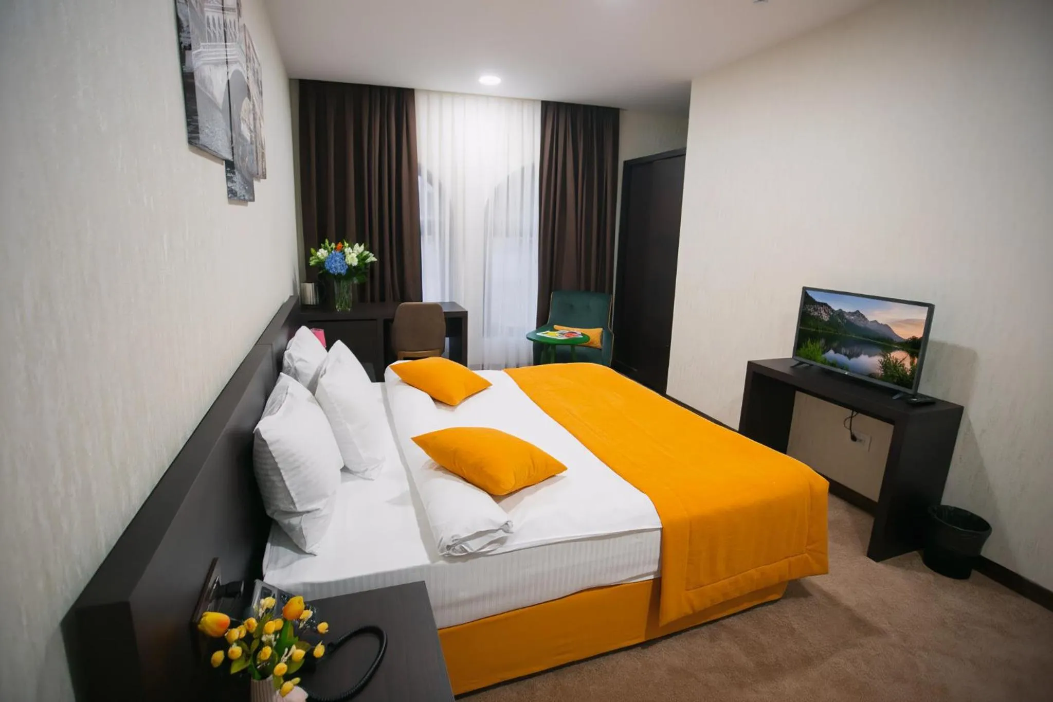 Bed in Da Vinci Boutique Hotel