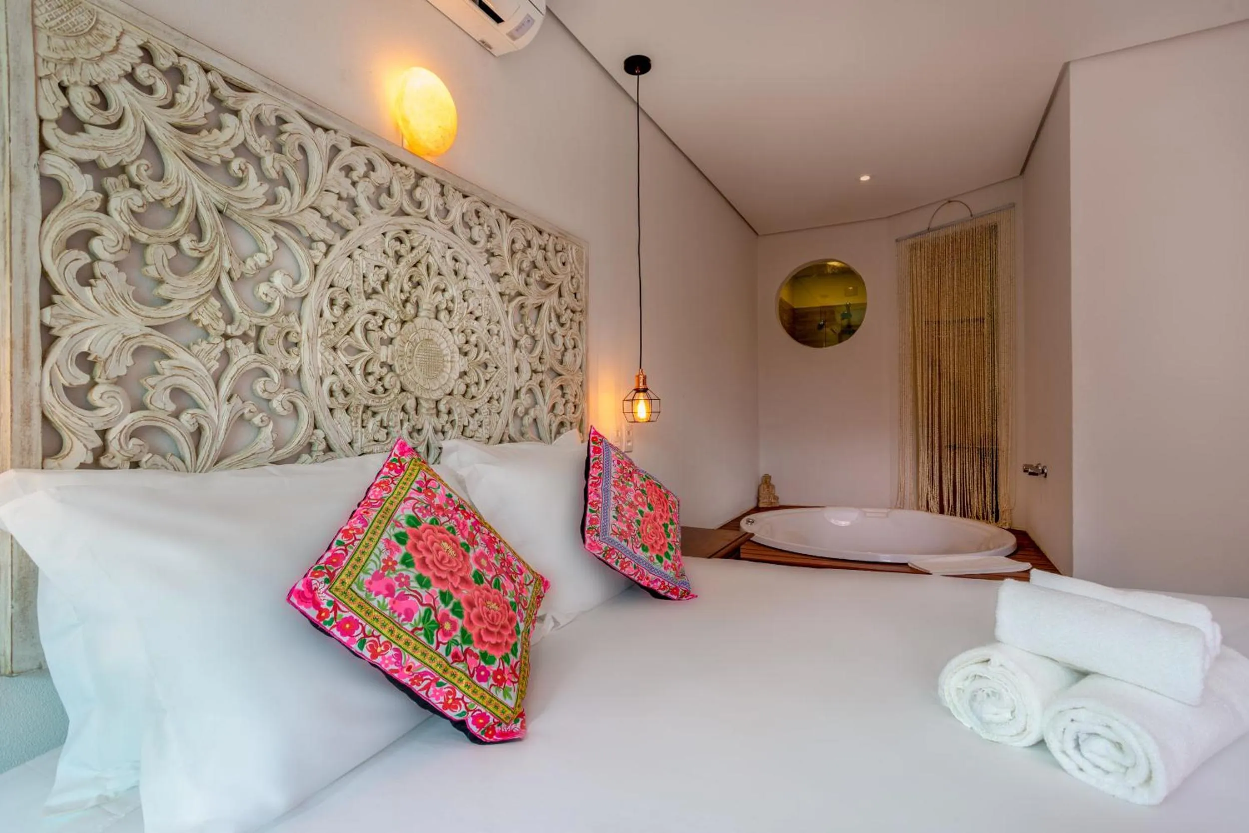 Photo of the whole room, Bed in Hotel Vila Kebaya