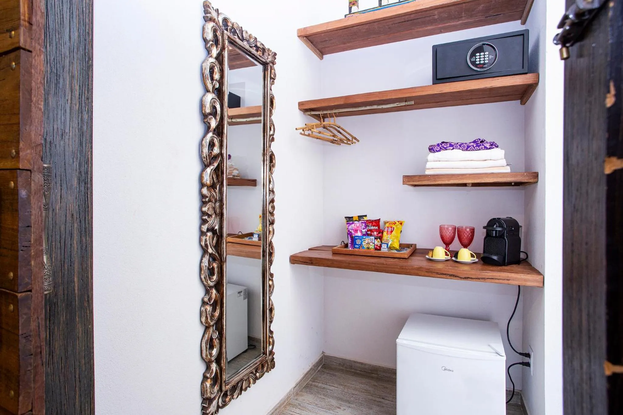 wardrobe in Hotel Vila Kebaya