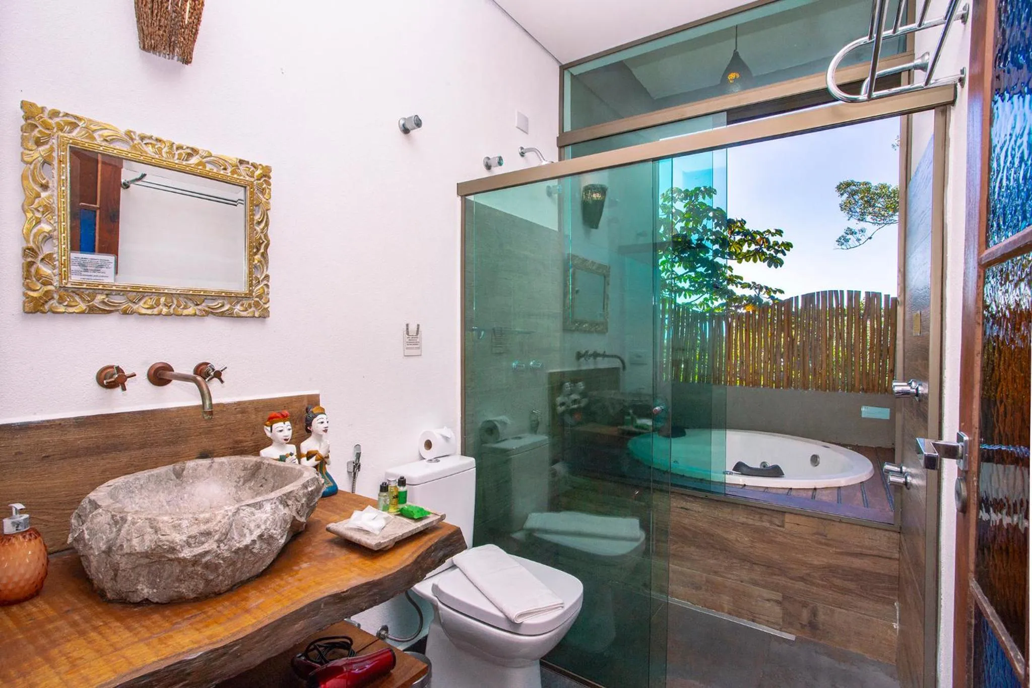 Hot Tub in Hotel Vila Kebaya