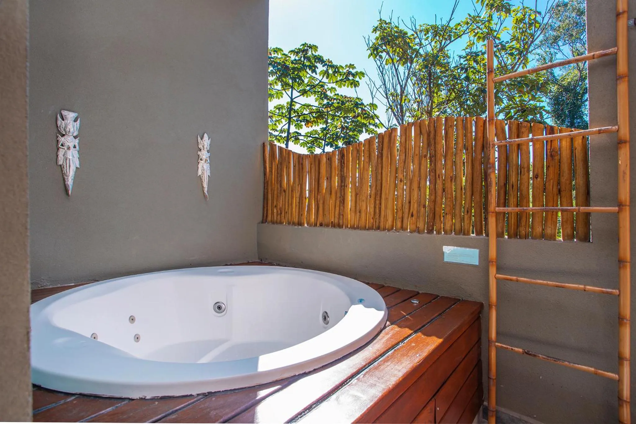 Hot Tub in Hotel Vila Kebaya