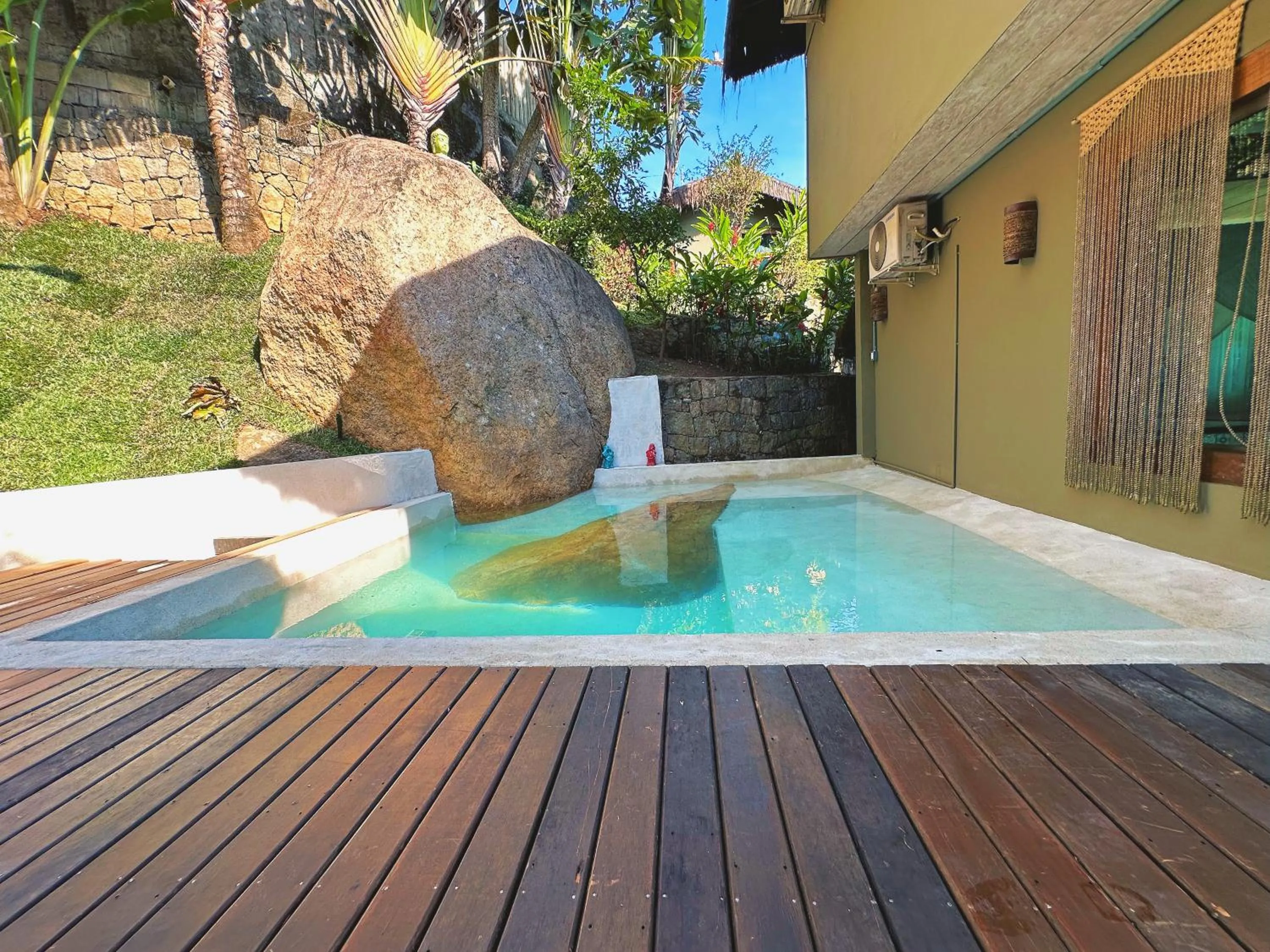 Swimming pool in Hotel Vila Kebaya