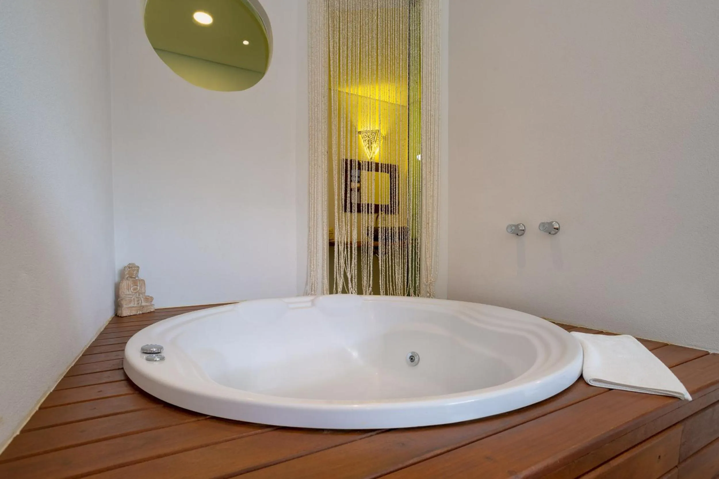 Hot Tub in Hotel Vila Kebaya