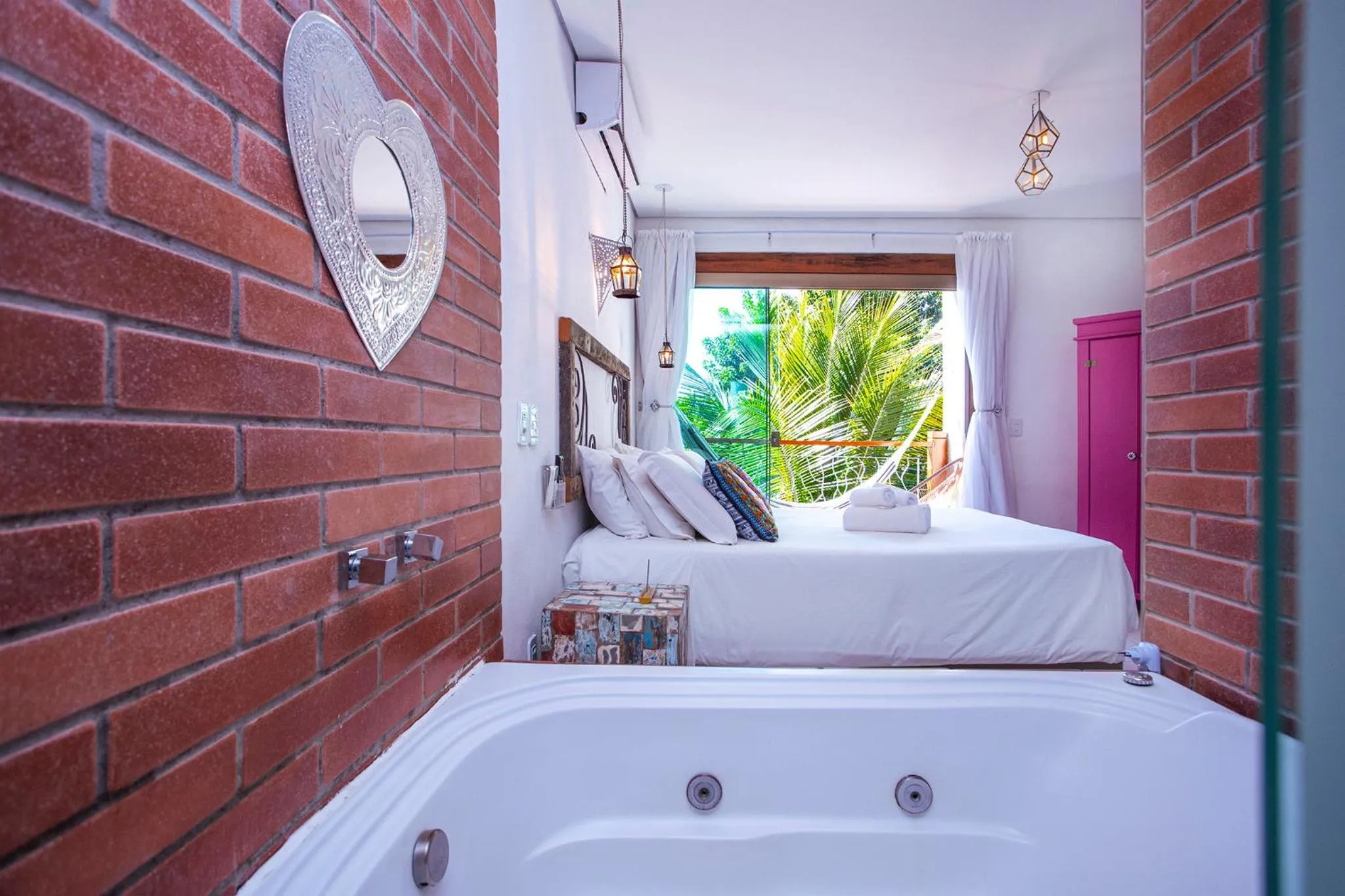 Bathroom, Bed in Hotel Vila Kebaya