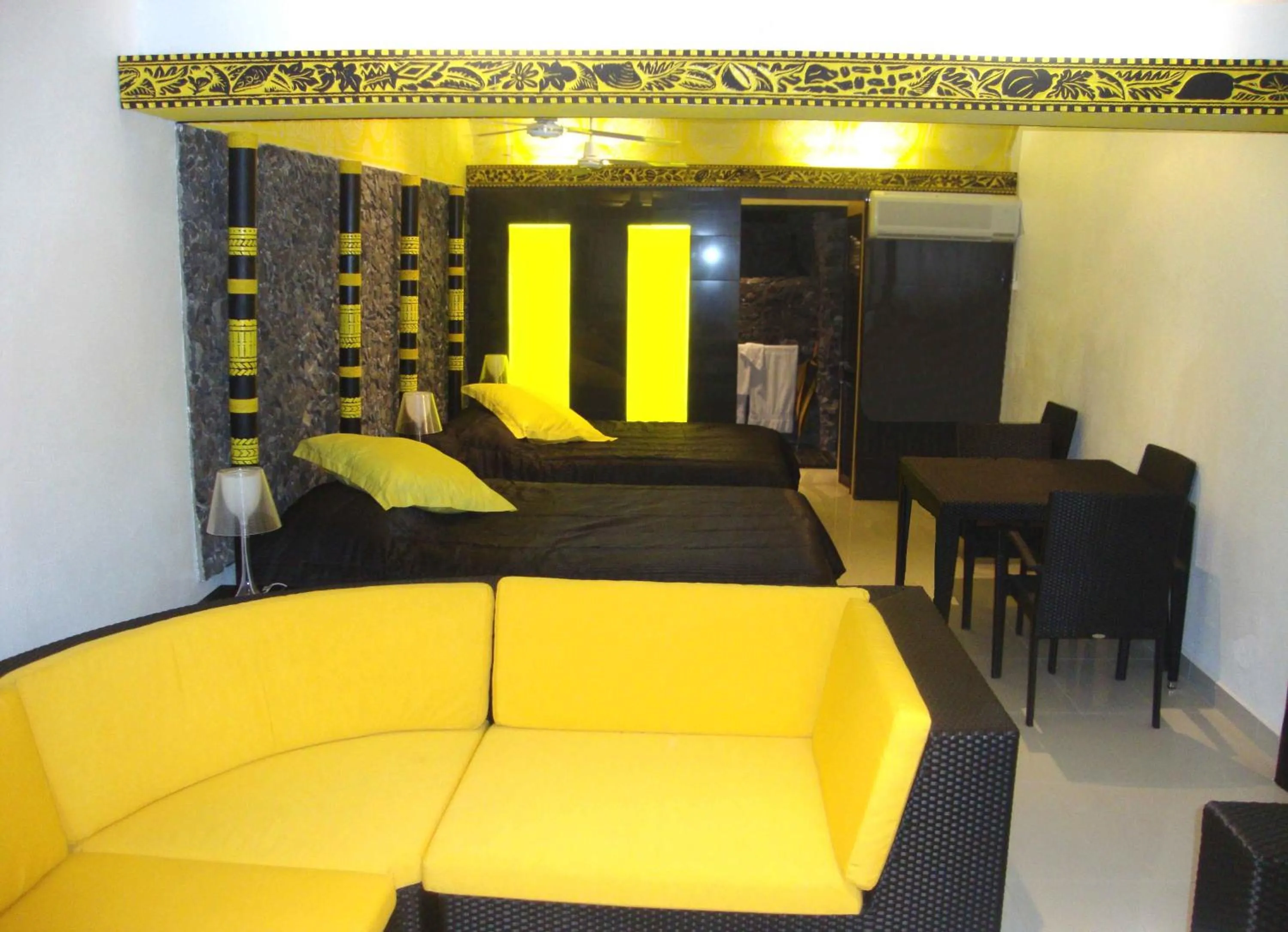 Photo of the whole room in Stevensons at Manase