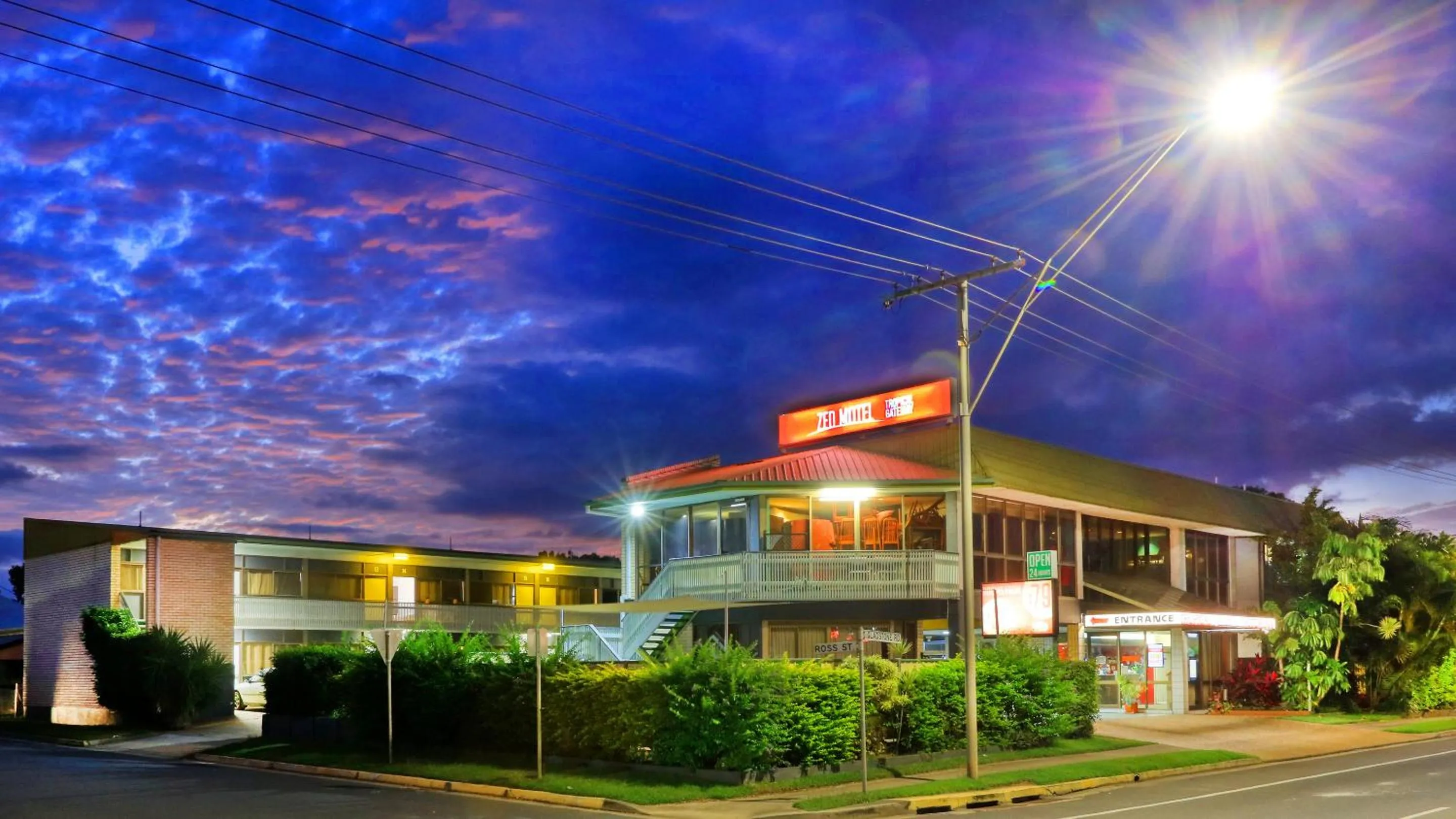 Property building in Tropical Gateway Motor Inn