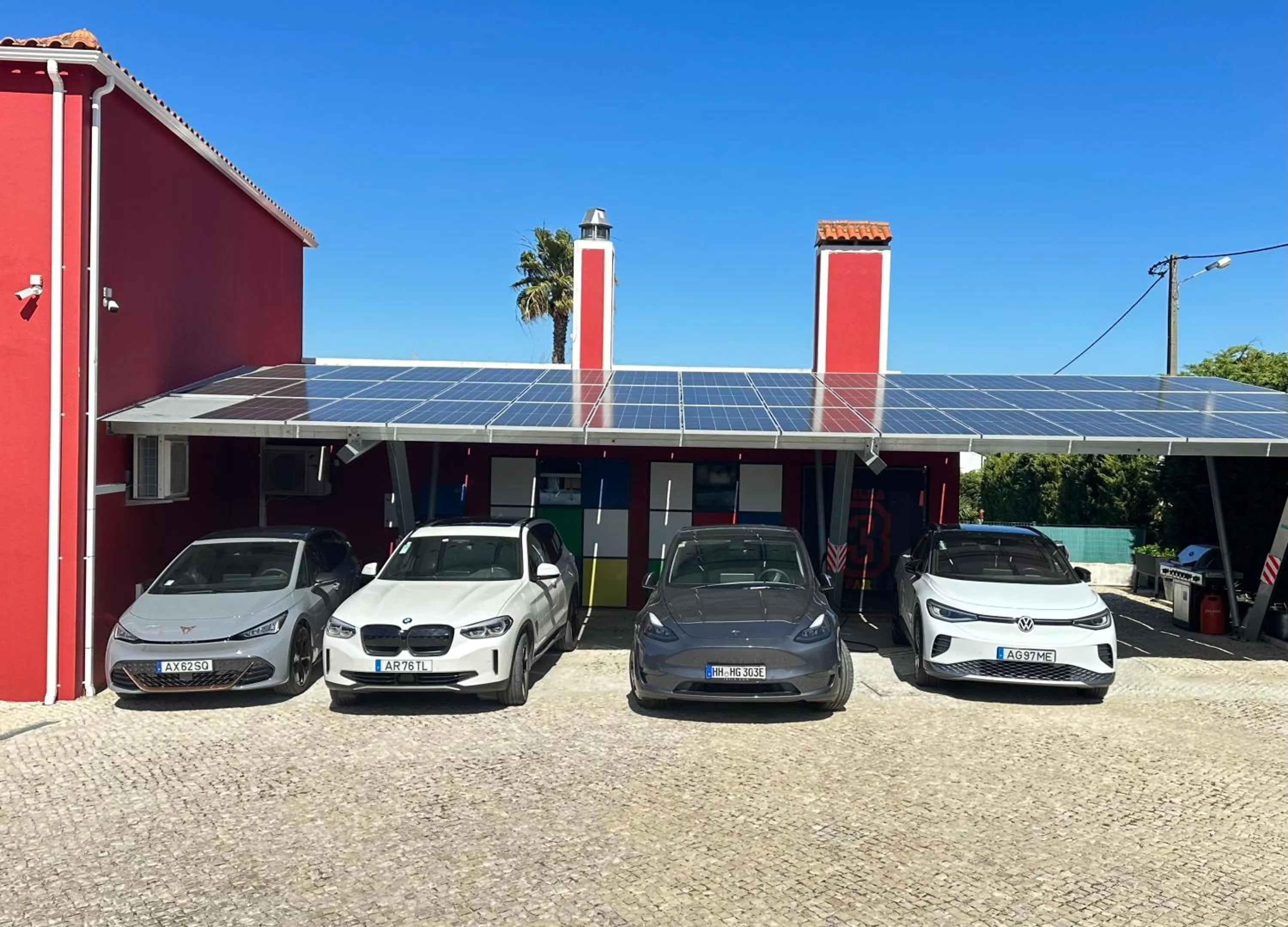 Property building in Villa 3 Caparica - Lisbon Gay Beach Resort