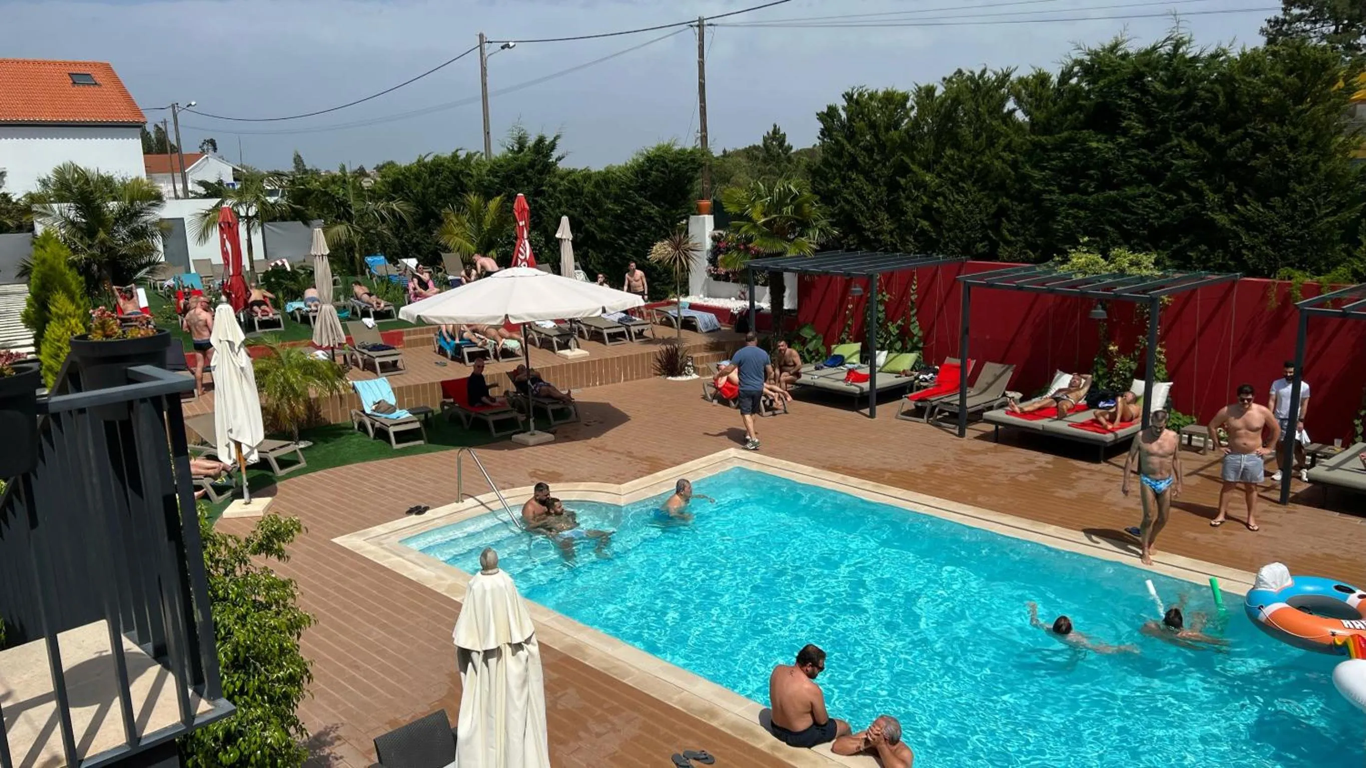 Swimming pool in Villa 3 Caparica - Lisbon Gay Beach Resort