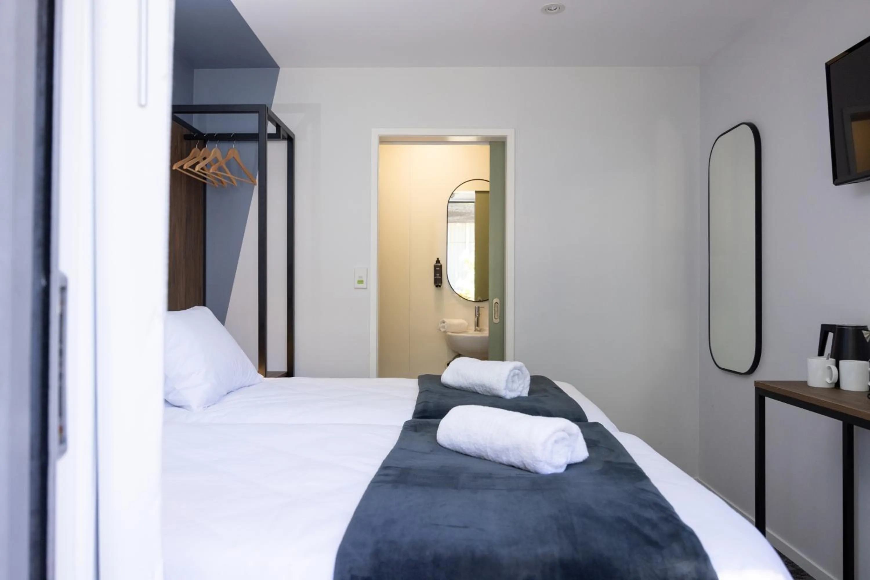 Photo of the whole room, Bed in Haka House Rotorua