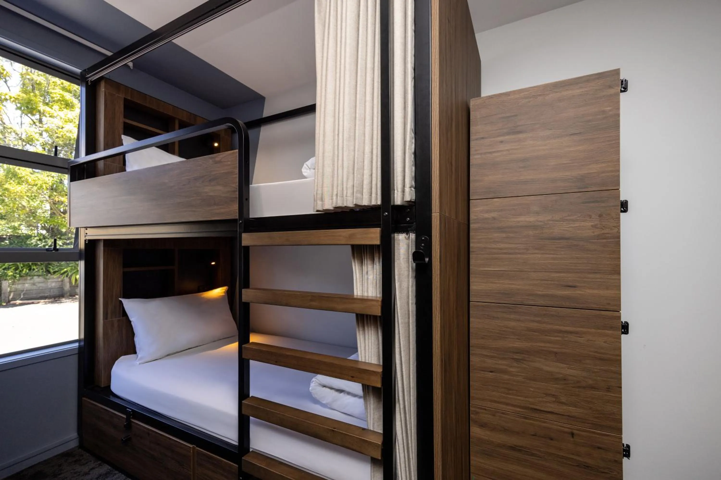 Bed in 6-Bed Dormitory Room in Haka House Rotorua