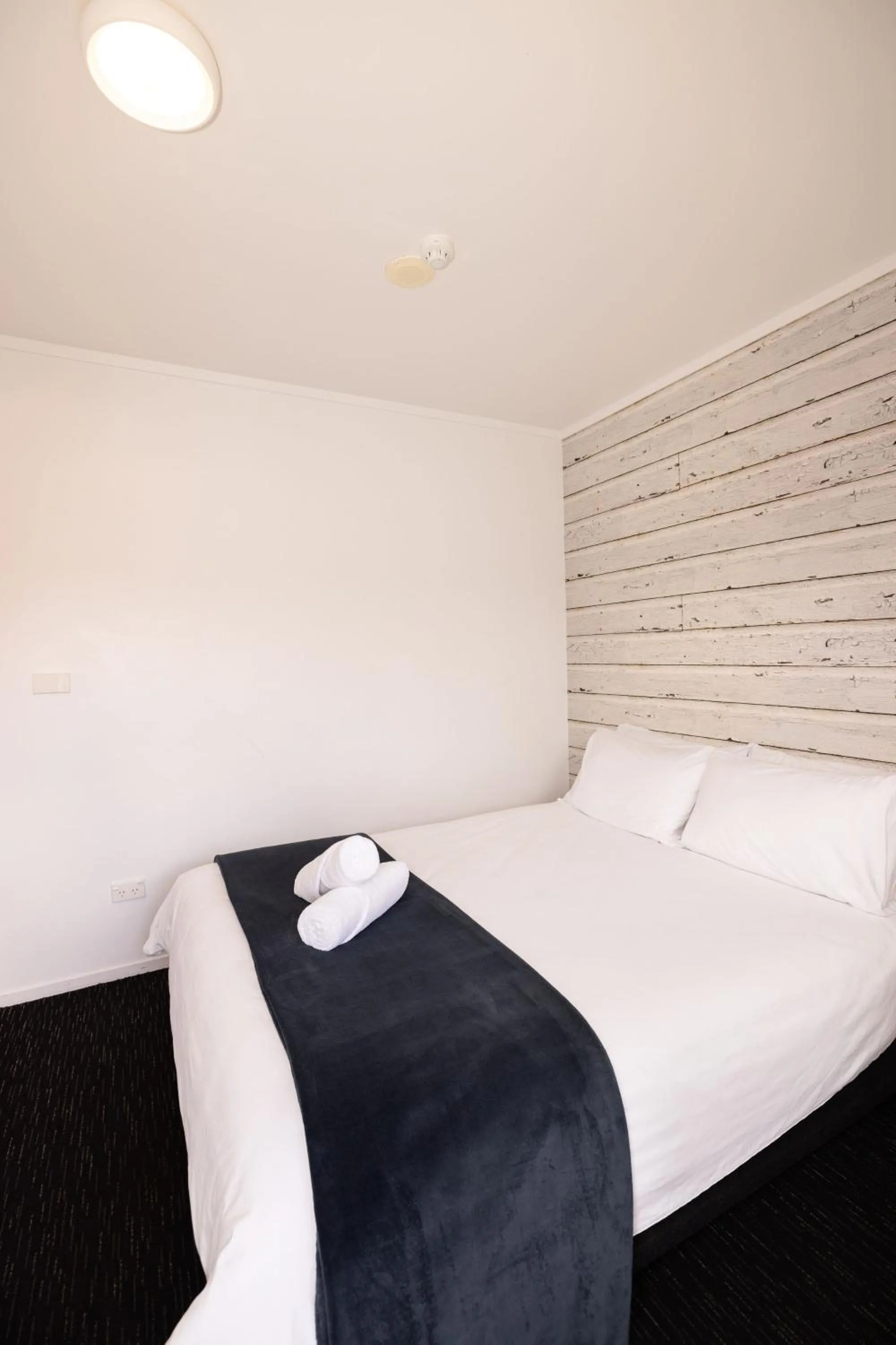 Bed in Haka House Taupo