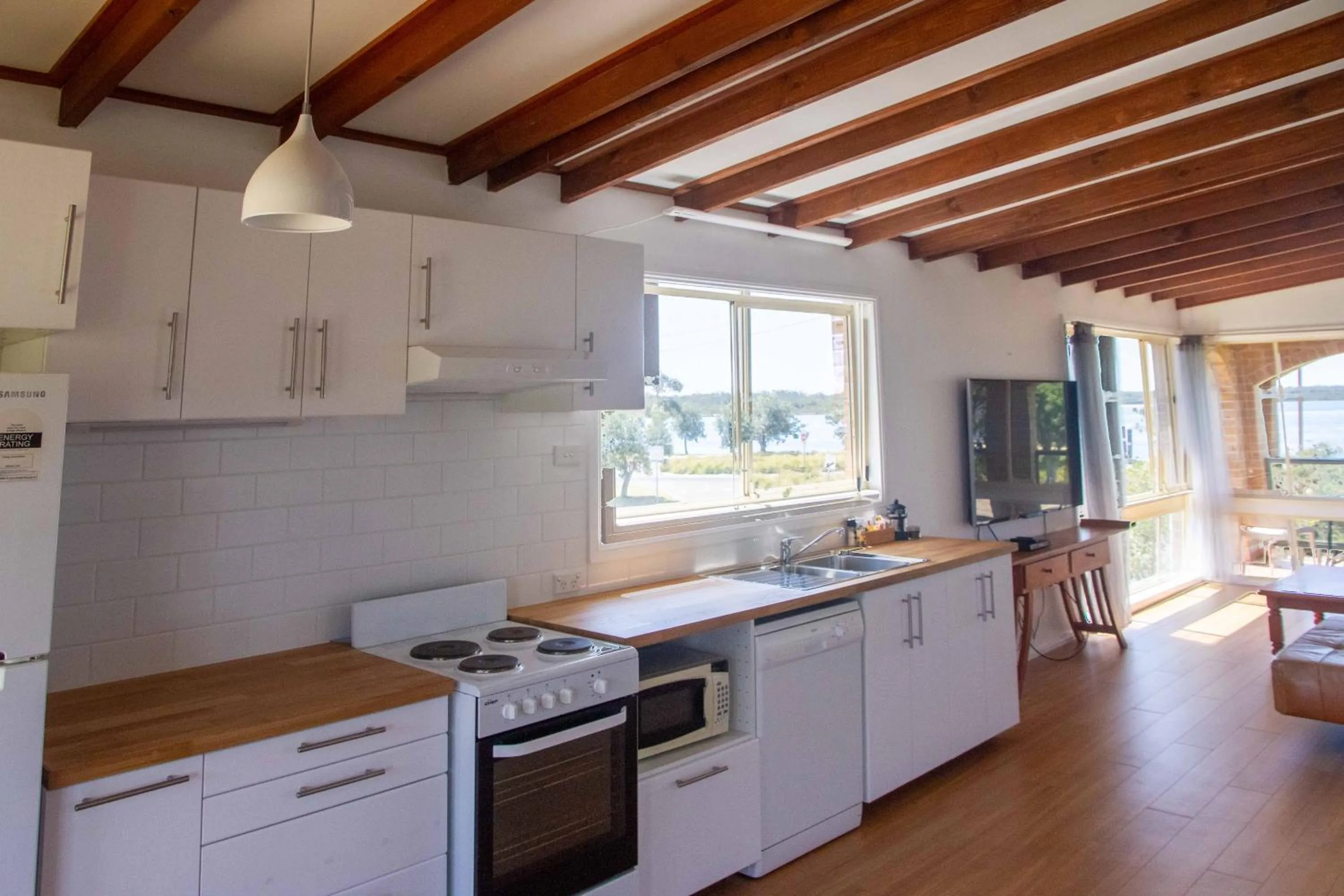 Kitchen or kitchenette in South Coast Retreat
