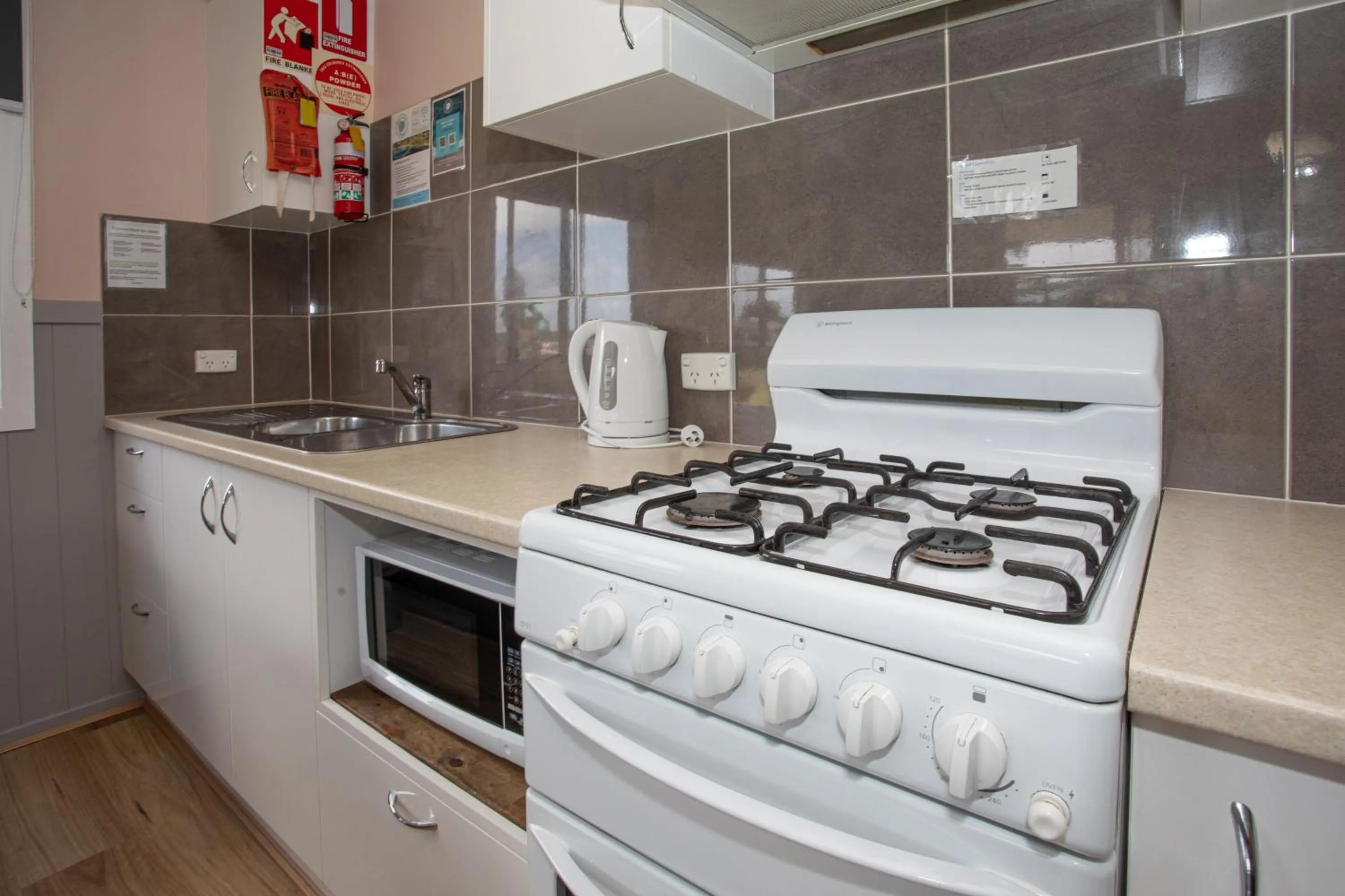 Kitchen or kitchenette in South Coast Retreat