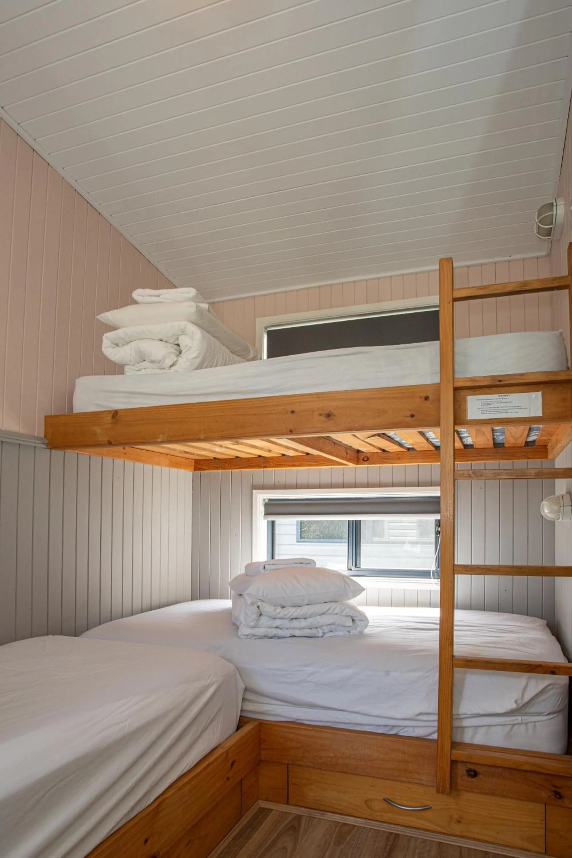 bunk bed, Bed in South Coast Retreat
