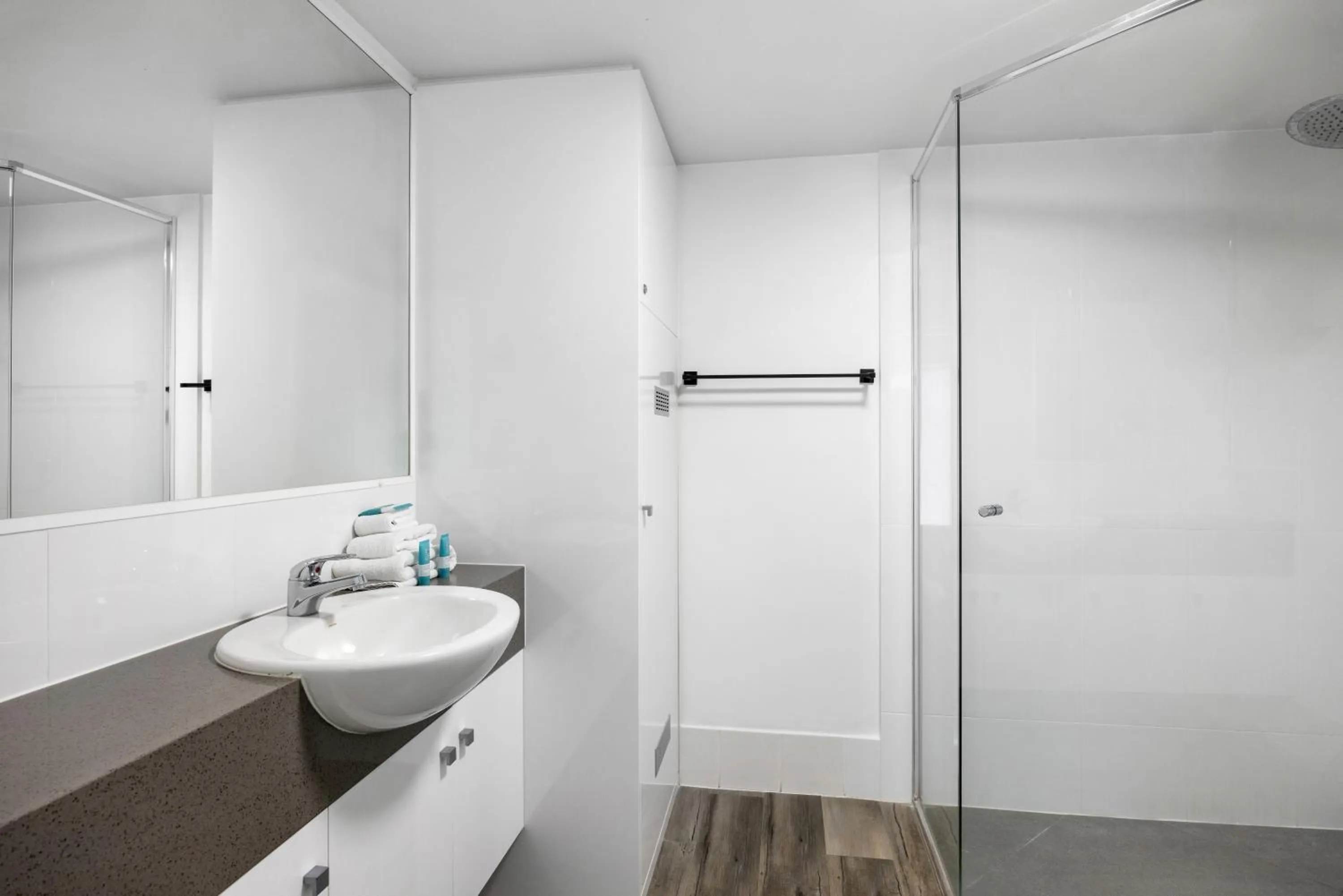 Shower in The Beach Retreat Coolum