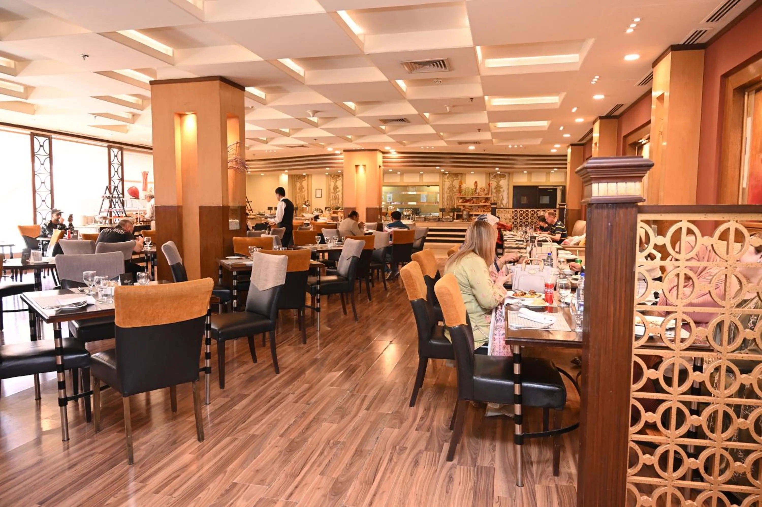 Restaurant/places to eat in Pearl Continental Hotel, Rawalpindi