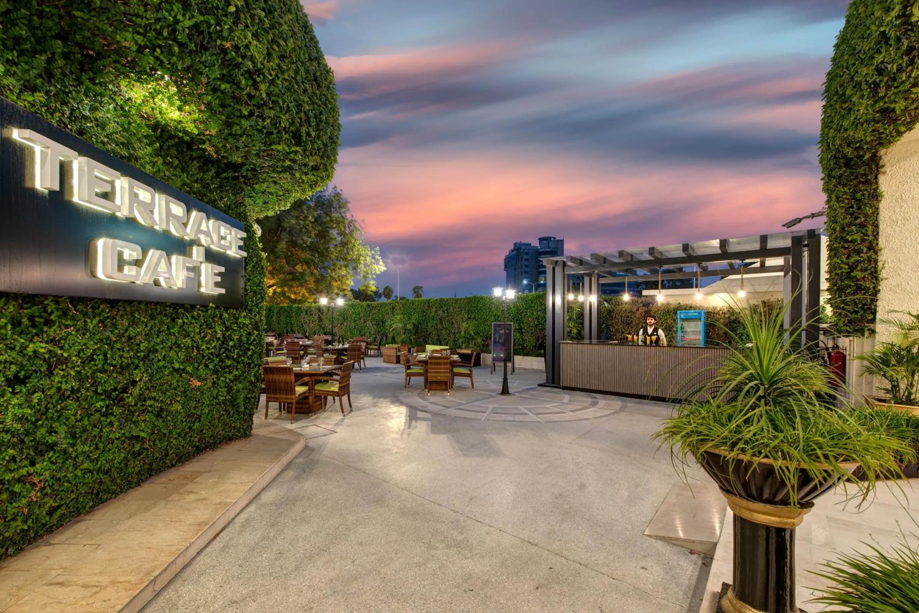 Restaurant/places to eat in Pearl Continental Hotel, Rawalpindi