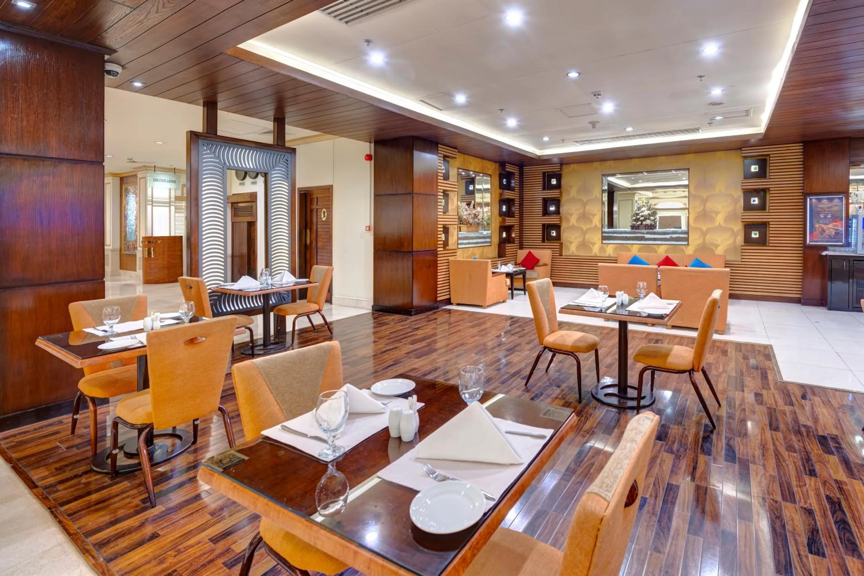 Restaurant/places to eat in Pearl Continental Hotel, Rawalpindi