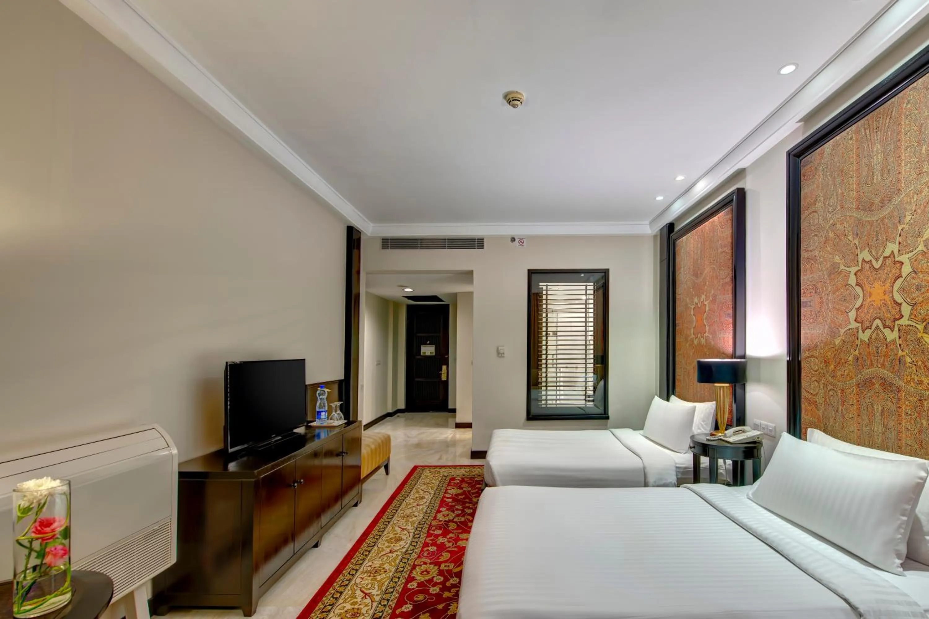 Bedroom, Bed in Pearl Continental Hotel, Muzaffarabad