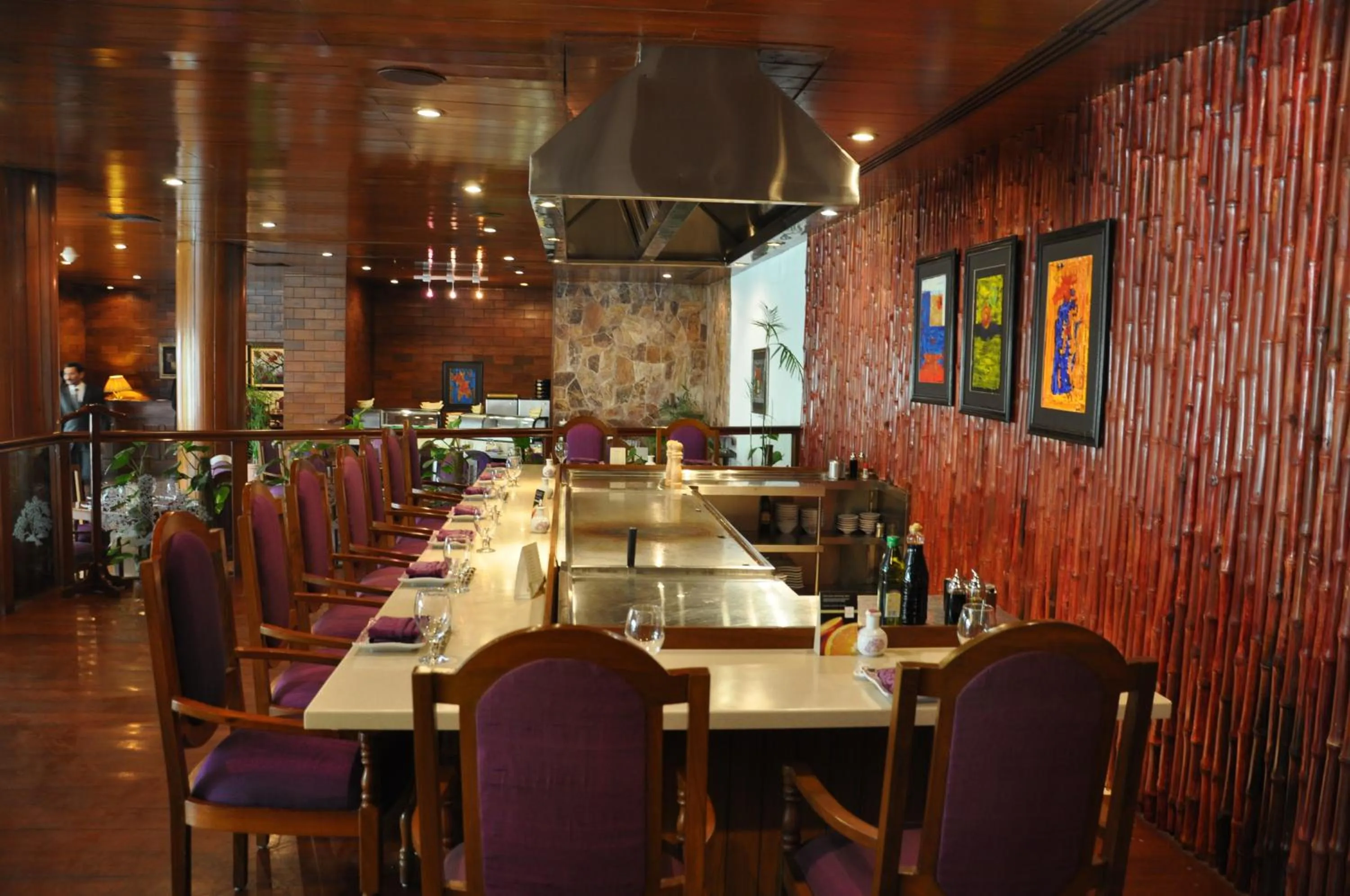 Restaurant/places to eat in Pearl Continental Hotel, Lahore