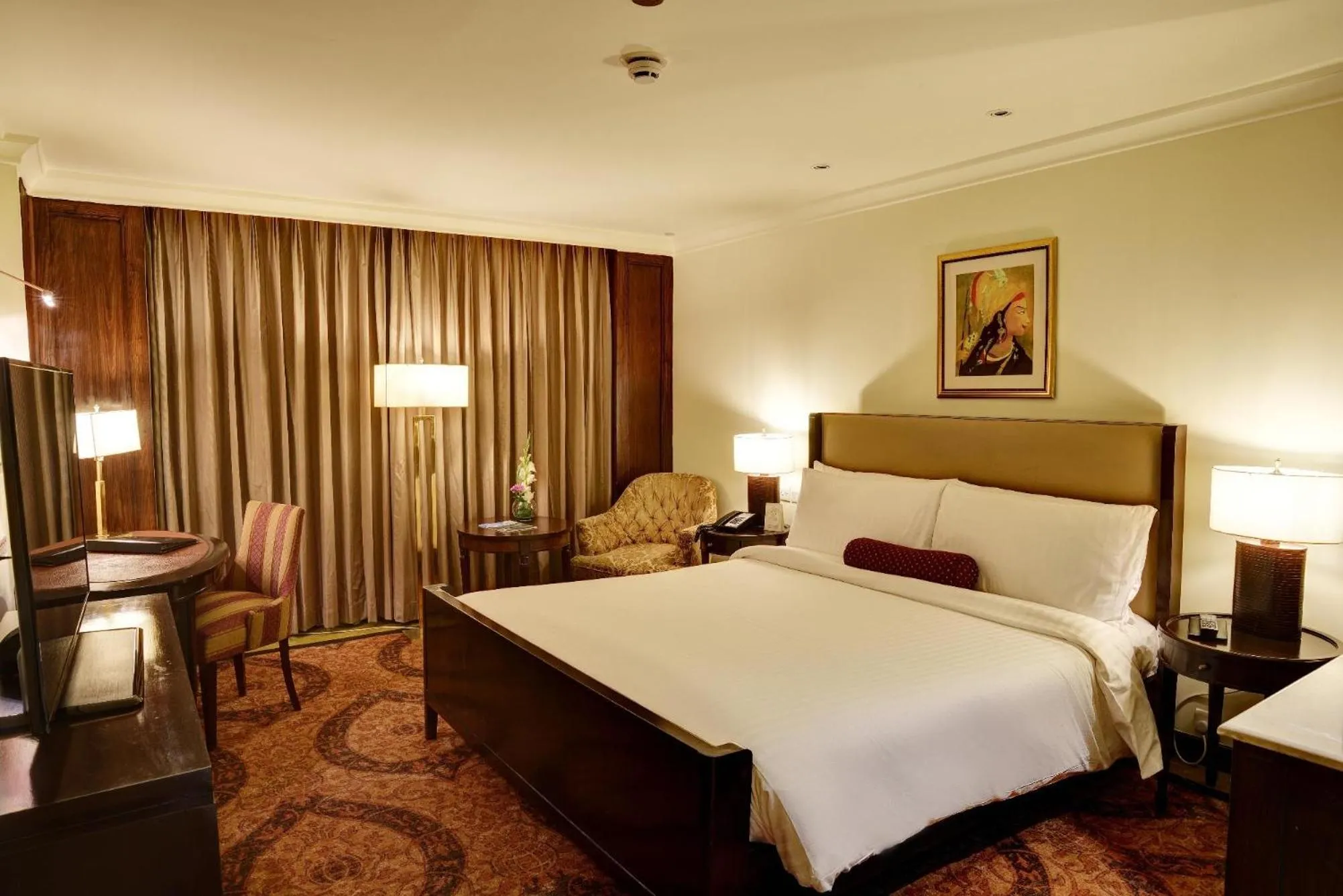 Bedroom, Bed in Pearl Continental Hotel, Lahore