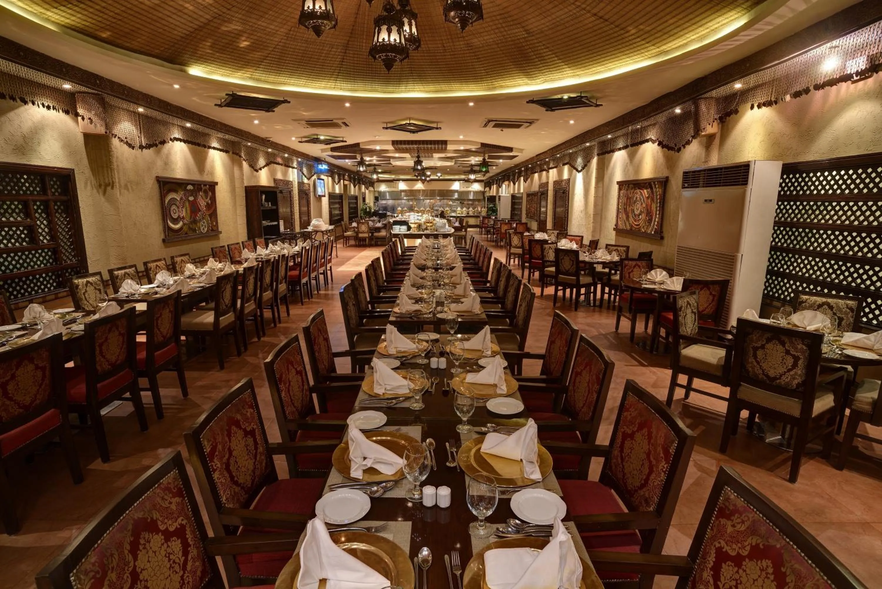 Restaurant/places to eat in Pearl Continental Hotel, Lahore