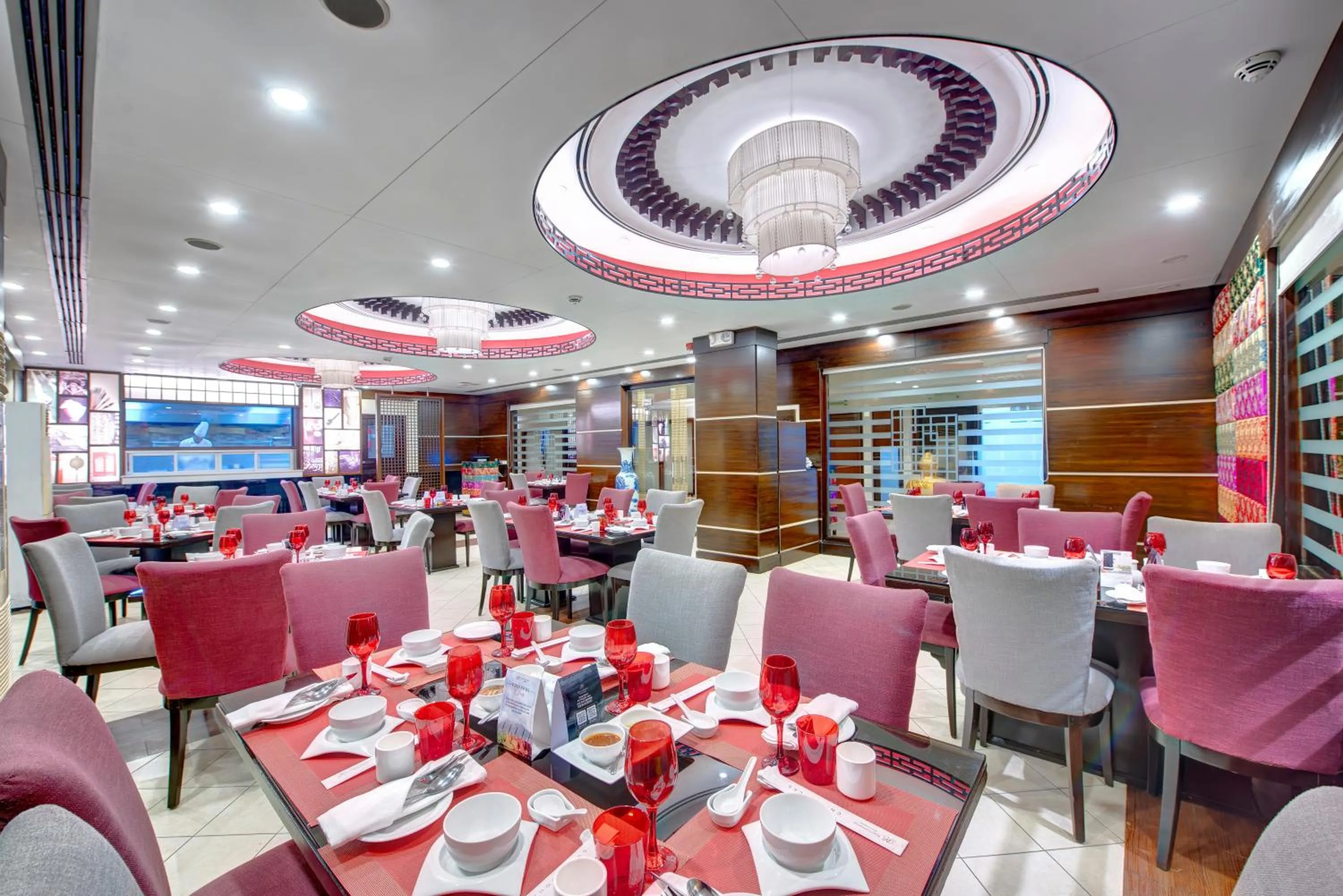 Restaurant/places to eat in Pearl Continental Hotel, Bhurban